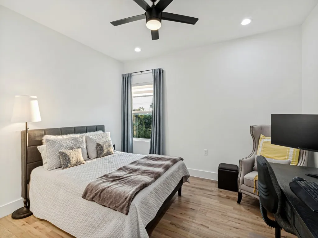 Single Family Residence For Sale in Dallas County , 3536 Jubilee Trail, Dallas, Texas 75229, 4 Bedroom, 4 Bathroom, 2 Garage spaces, 4,500 Sqft, built in 2020, mls#21394034, Real Estate Agent in Dallas, Homes For Sale in Dallas county, Homes For Sale in Dallas, Realtor in Dallas Texas, Real Estate Brokerage Independent Realty Texas, Luminita Cordes Realtor
