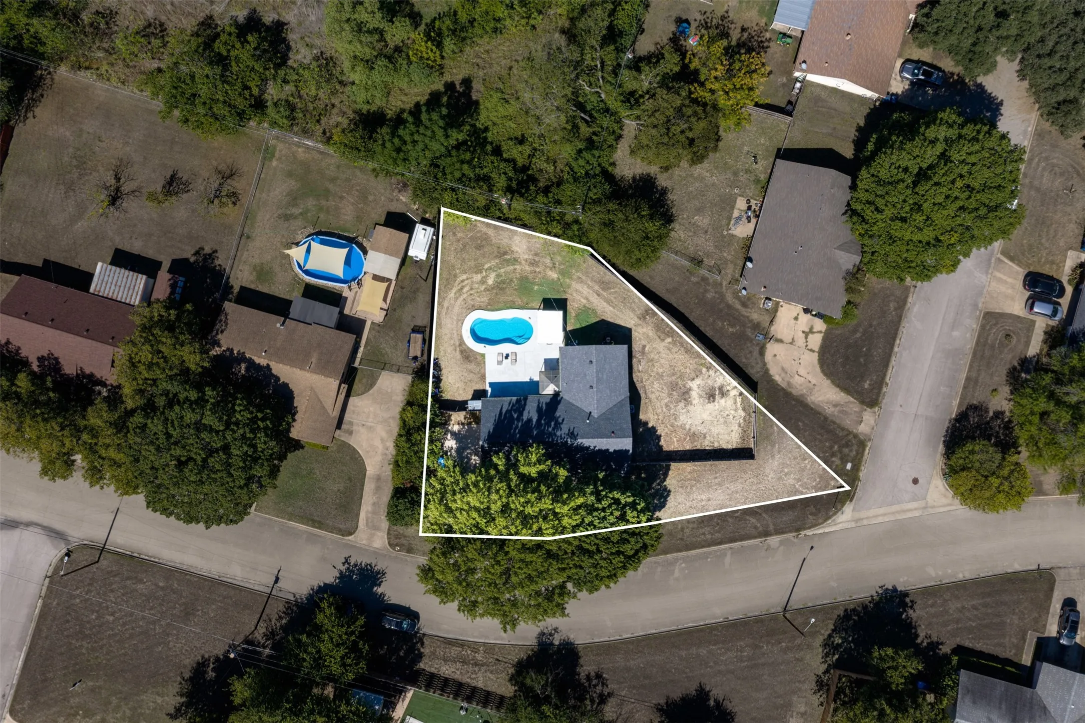 Single Family Residence For Sale in Mc Lennan County , 128 E Johnson Street, Hewitt, Texas 76643, 4 Bedroom, 3 Bathroom, Garage spaces, 2,699 Sqft, built in 1977, mls#21405506, Real Estate Agent in Hewitt, Homes For Sale in Mc Lennan county, Homes For Sale in Hewitt, Realtor in Hewitt Texas, Real Estate Brokerage Independent Realty Texas, Luminita Cordes Realtor