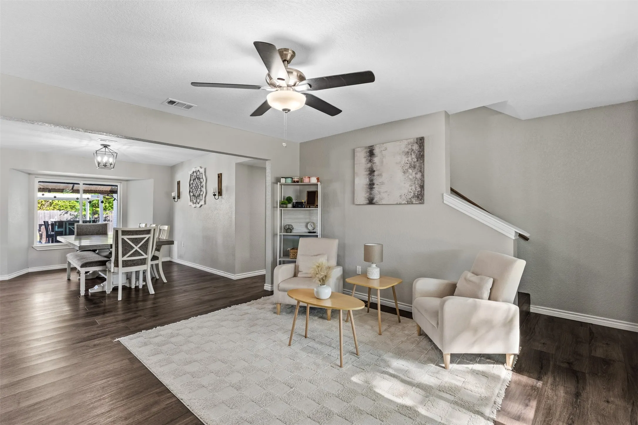Single Family Residence For Sale in Mc Lennan County , 128 E Johnson Street, Hewitt, Texas 76643, 4 Bedroom, 3 Bathroom, Garage spaces, 2,699 Sqft, built in 1977, mls#21405506, Real Estate Agent in Hewitt, Homes For Sale in Mc Lennan county, Homes For Sale in Hewitt, Realtor in Hewitt Texas, Real Estate Brokerage Independent Realty Texas, Luminita Cordes Realtor