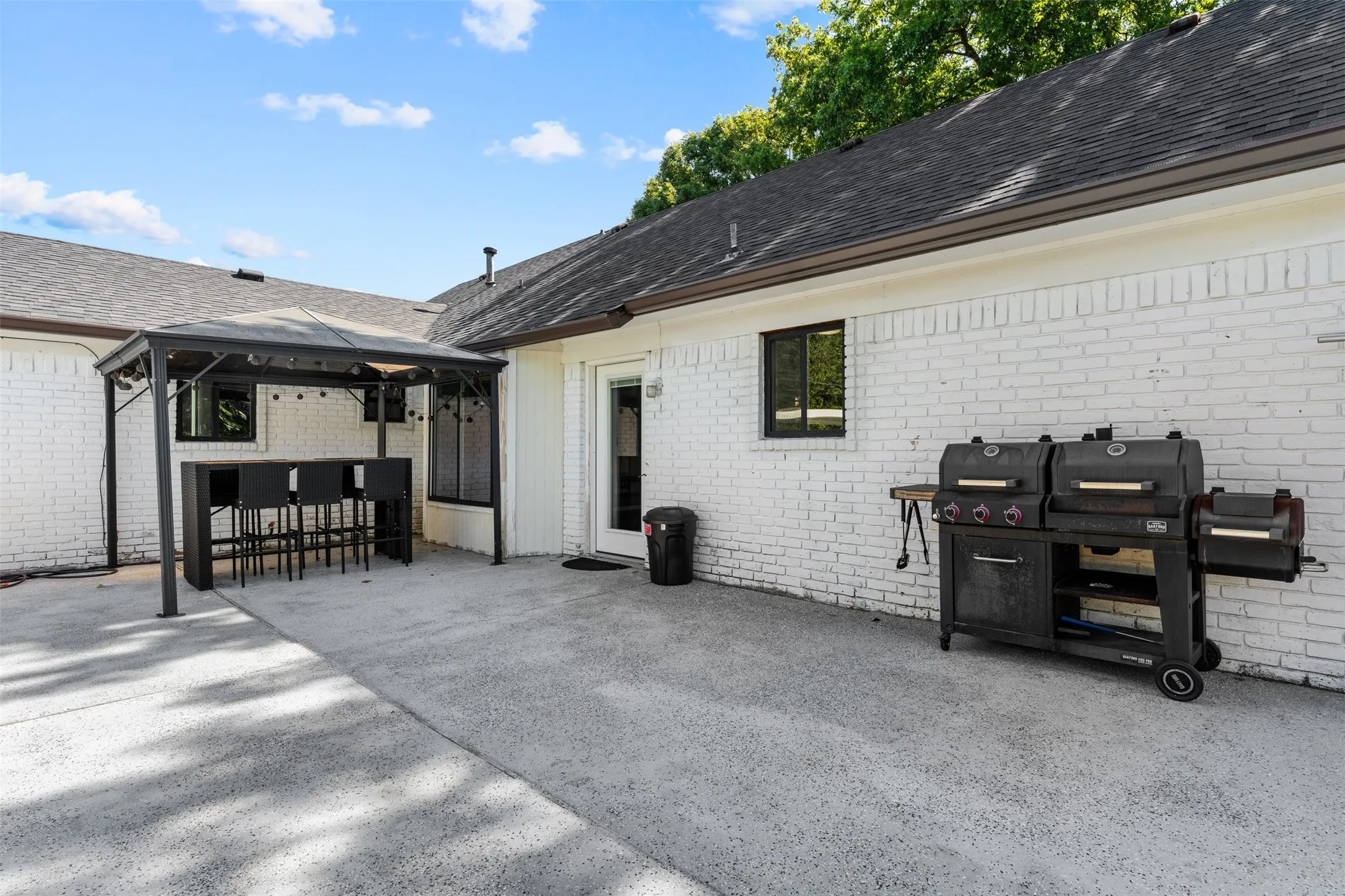 Single Family Residence For Sale in Mc Lennan County , 128 E Johnson Street, Hewitt, Texas 76643, 4 Bedroom, 3 Bathroom, Garage spaces, 2,699 Sqft, built in 1977, mls#21405506, Real Estate Agent in Hewitt, Homes For Sale in Mc Lennan county, Homes For Sale in Hewitt, Realtor in Hewitt Texas, Real Estate Brokerage Independent Realty Texas, Luminita Cordes Realtor