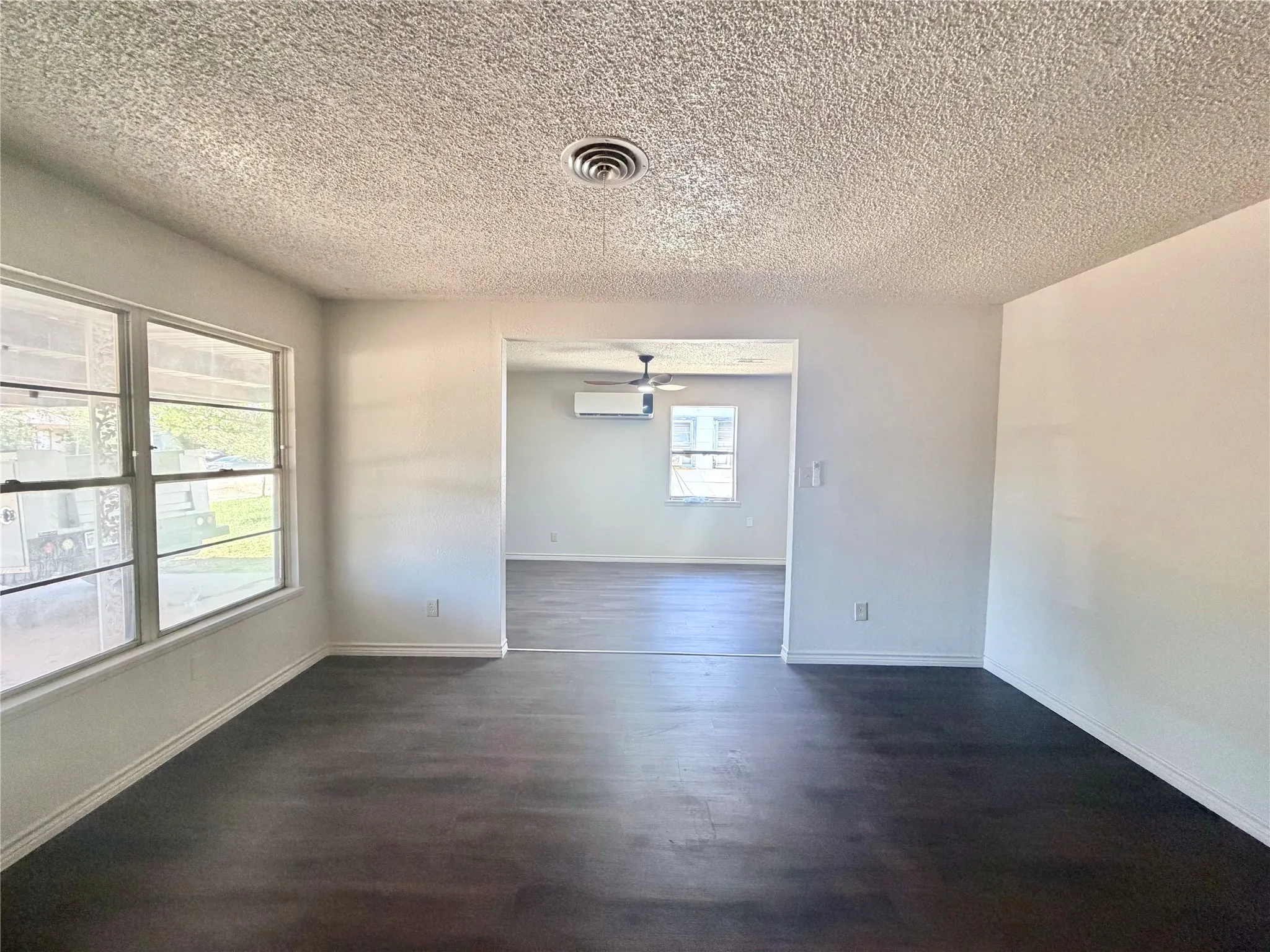 Single Family Residence For Sale in Taylor County , 5344 Durango Drive, Abilene, Texas 79605, 3 Bedroom, 1 Bathroom, Garage spaces, 1,178 Sqft, built in 1958, mls#21404326, Real Estate Agent in Abilene, Homes For Sale in Taylor county, Homes For Sale in Abilene, Realtor in Abilene Texas, Real Estate Brokerage Independent Realty Texas, Luminita Cordes Realtor