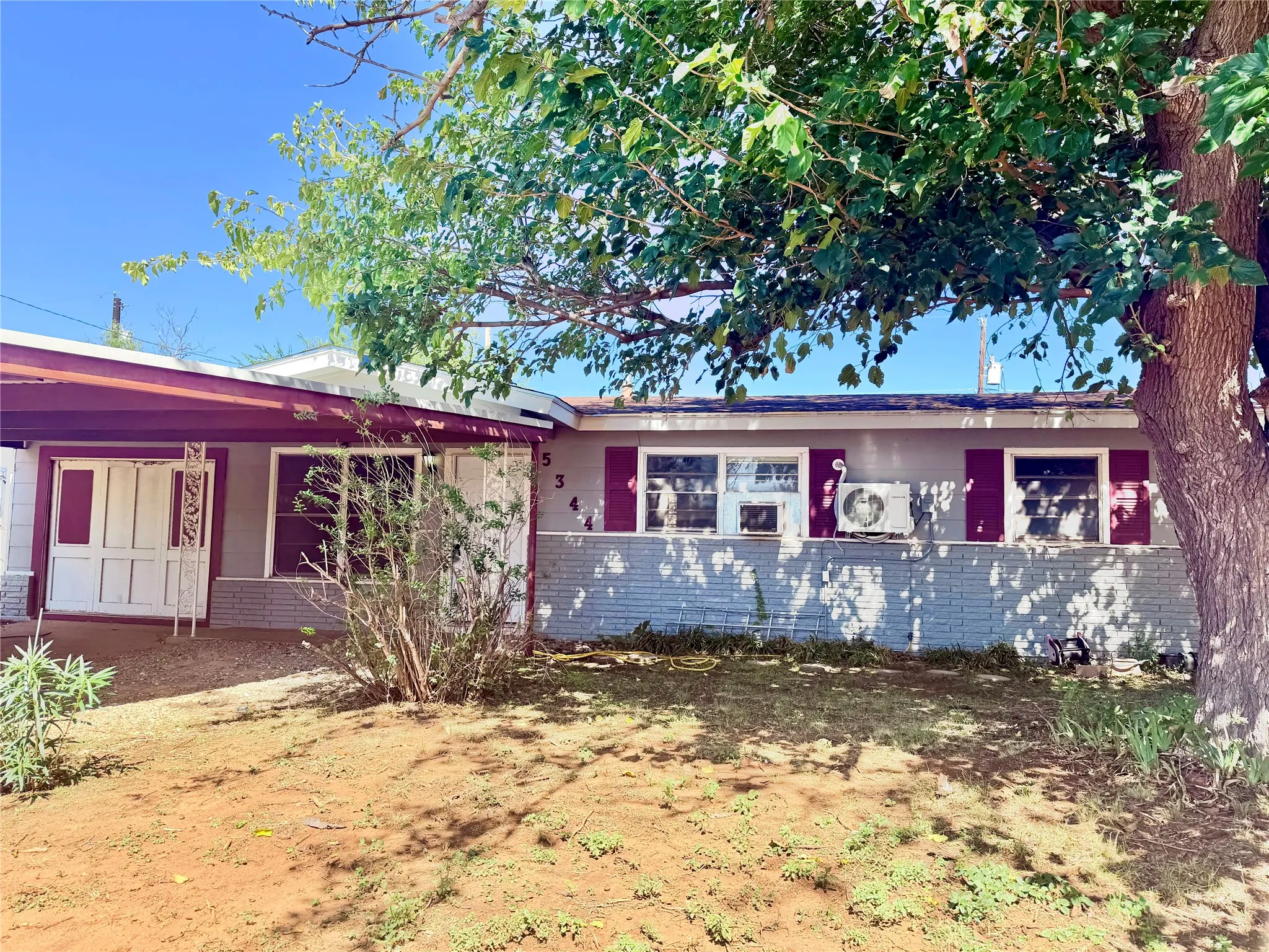 Single Family Residence For Sale in Taylor County , 5344 Durango Drive, Abilene, Texas 79605, 3 Bedroom, 1 Bathroom, Garage spaces, 1,178 Sqft, built in 1958, mls#21404326, Real Estate Agent in Abilene, Homes For Sale in Taylor county, Homes For Sale in Abilene, Realtor in Abilene Texas, Real Estate Brokerage Independent Realty Texas, Luminita Cordes Realtor