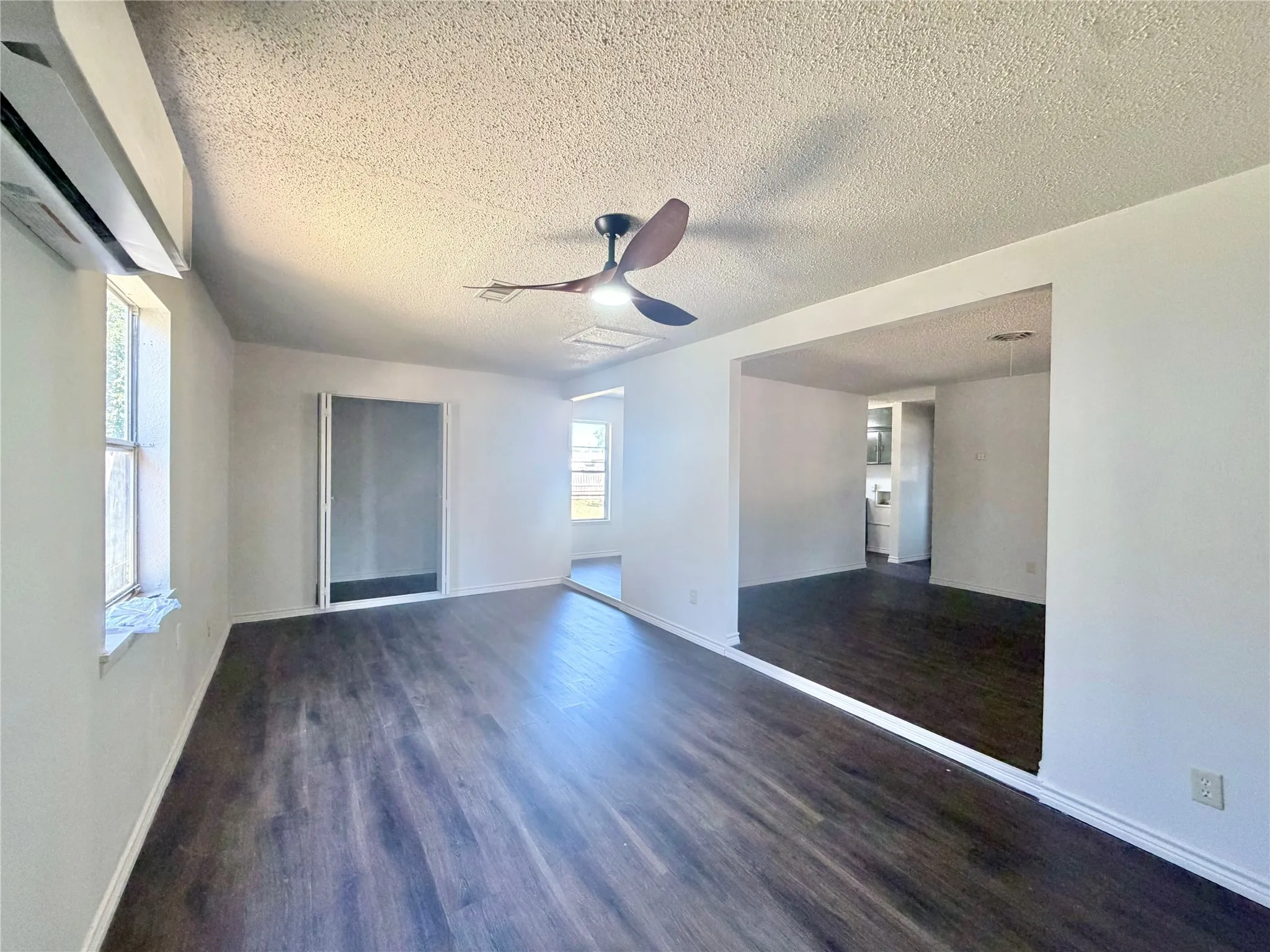 Single Family Residence For Sale in Taylor County , 5344 Durango Drive, Abilene, Texas 79605, 3 Bedroom, 1 Bathroom, Garage spaces, 1,178 Sqft, built in 1958, mls#21404326, Real Estate Agent in Abilene, Homes For Sale in Taylor county, Homes For Sale in Abilene, Realtor in Abilene Texas, Real Estate Brokerage Independent Realty Texas, Luminita Cordes Realtor