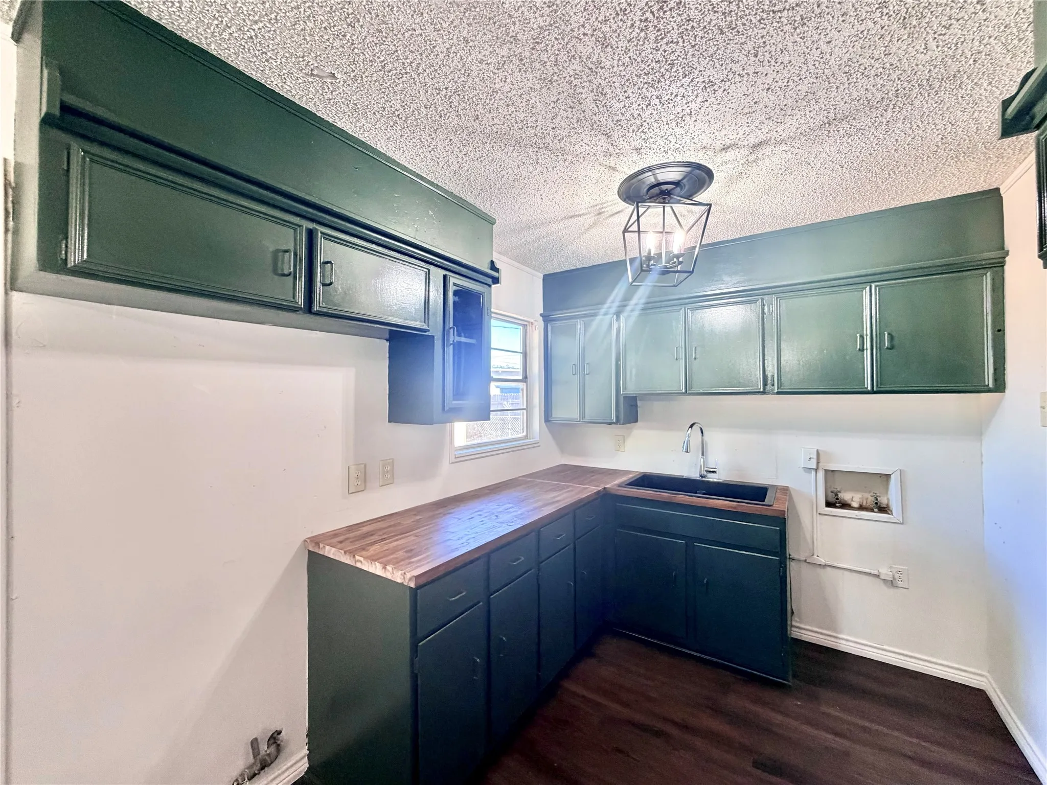 Single Family Residence For Sale in Taylor County , 5344 Durango Drive, Abilene, Texas 79605, 3 Bedroom, 1 Bathroom, Garage spaces, 1,178 Sqft, built in 1958, mls#21404326, Real Estate Agent in Abilene, Homes For Sale in Taylor county, Homes For Sale in Abilene, Realtor in Abilene Texas, Real Estate Brokerage Independent Realty Texas, Luminita Cordes Realtor