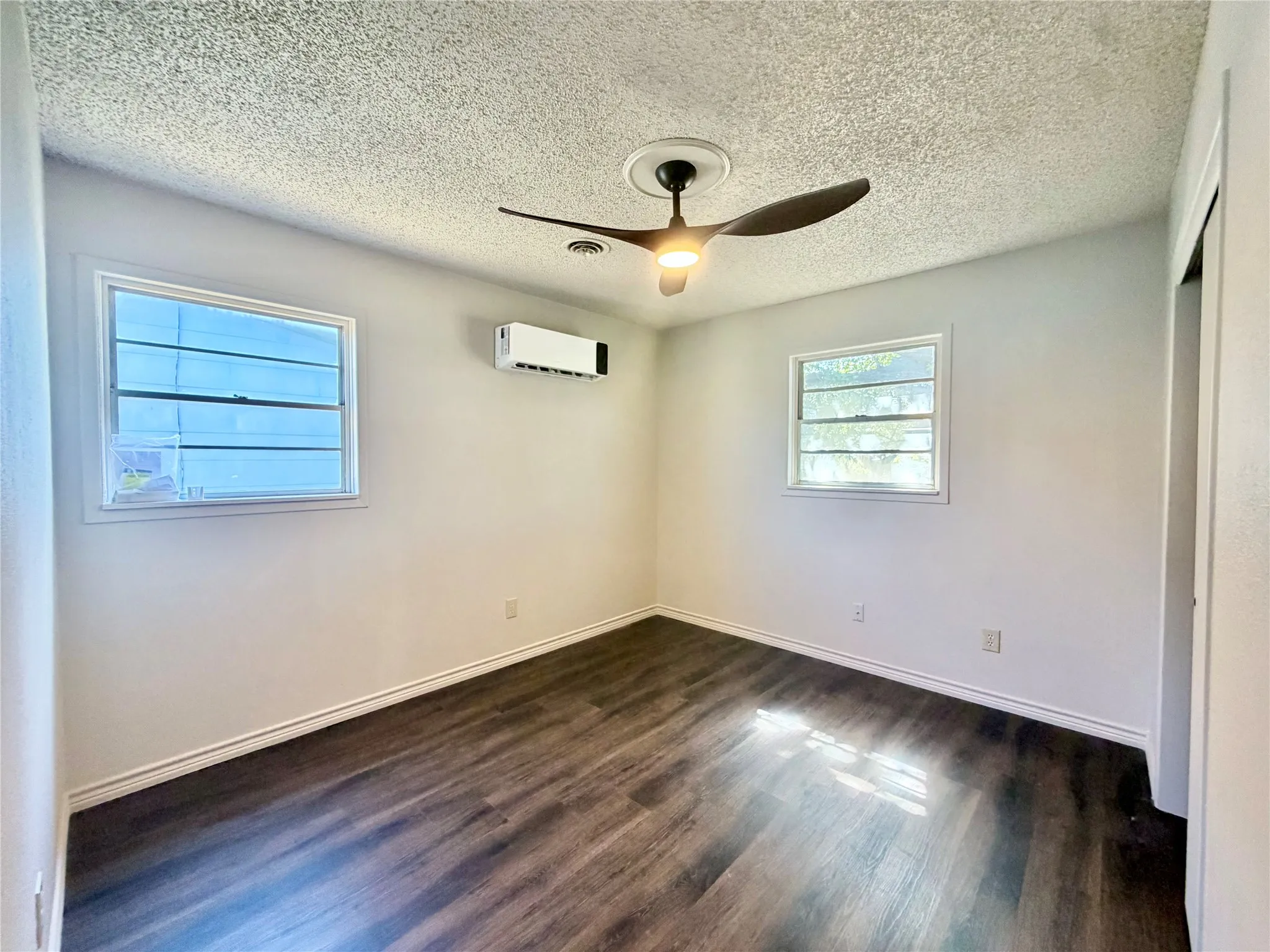 Single Family Residence For Sale in Taylor County , 5344 Durango Drive, Abilene, Texas 79605, 3 Bedroom, 1 Bathroom, Garage spaces, 1,178 Sqft, built in 1958, mls#21404326, Real Estate Agent in Abilene, Homes For Sale in Taylor county, Homes For Sale in Abilene, Realtor in Abilene Texas, Real Estate Brokerage Independent Realty Texas, Luminita Cordes Realtor