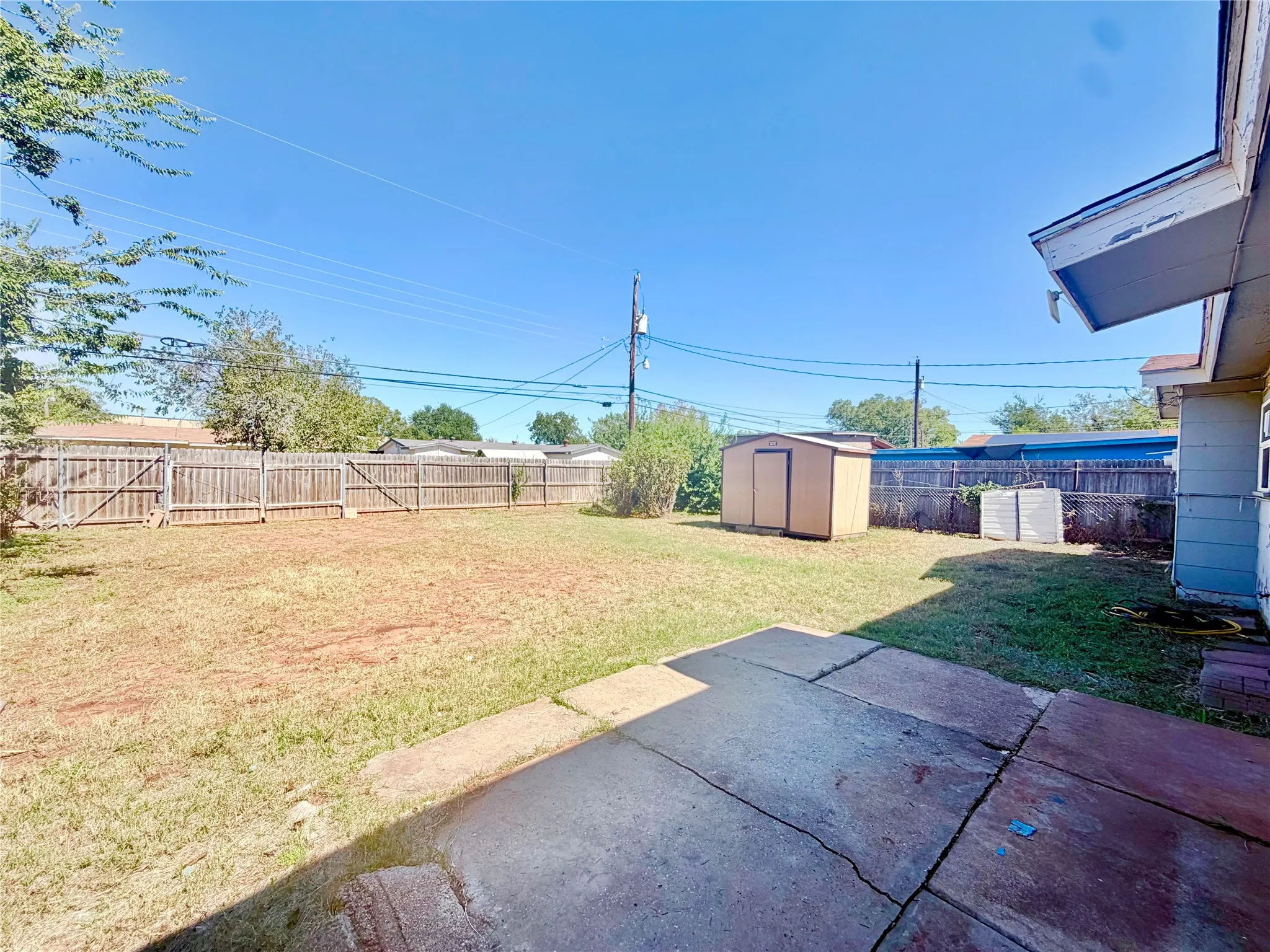 Single Family Residence For Sale in Taylor County , 5344 Durango Drive, Abilene, Texas 79605, 3 Bedroom, 1 Bathroom, Garage spaces, 1,178 Sqft, built in 1958, mls#21404326, Real Estate Agent in Abilene, Homes For Sale in Taylor county, Homes For Sale in Abilene, Realtor in Abilene Texas, Real Estate Brokerage Independent Realty Texas, Luminita Cordes Realtor