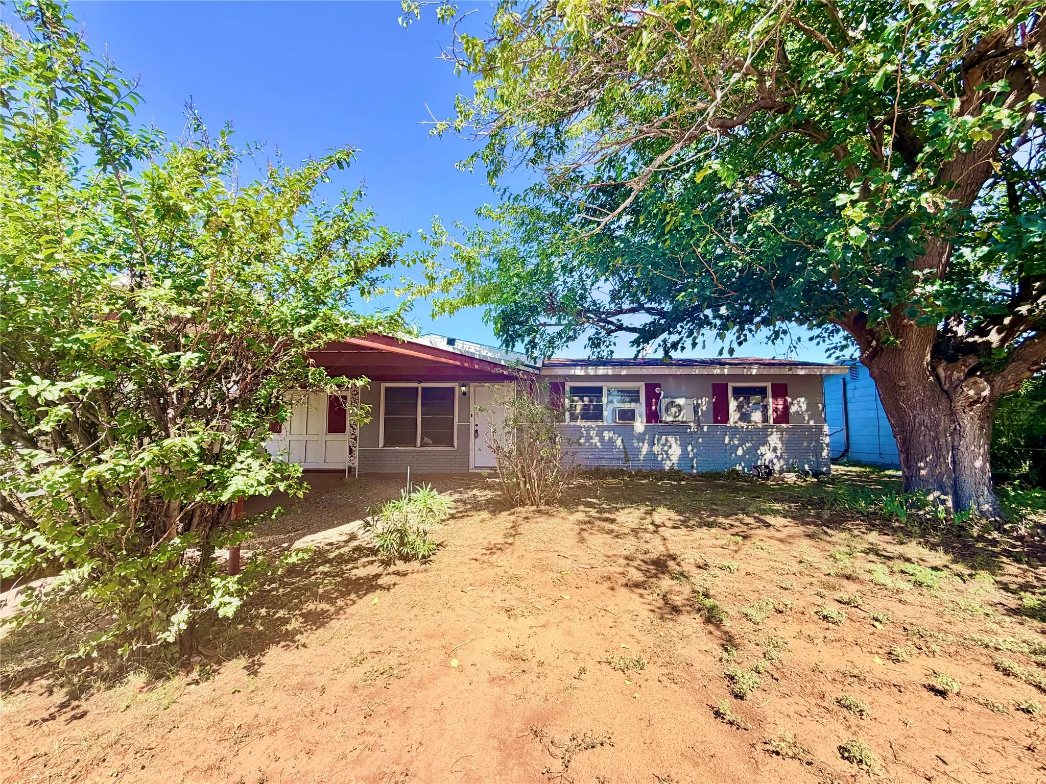 Single Family Residence For Sale in Taylor County , 5344 Durango Drive, Abilene, Texas 79605, 3 Bedroom, 1 Bathroom, Garage spaces, 1,178 Sqft, built in 1958, mls#21404326, Real Estate Agent in Abilene, Homes For Sale in Taylor county, Homes For Sale in Abilene, Realtor in Abilene Texas, Real Estate Brokerage Independent Realty Texas, Luminita Cordes Realtor
