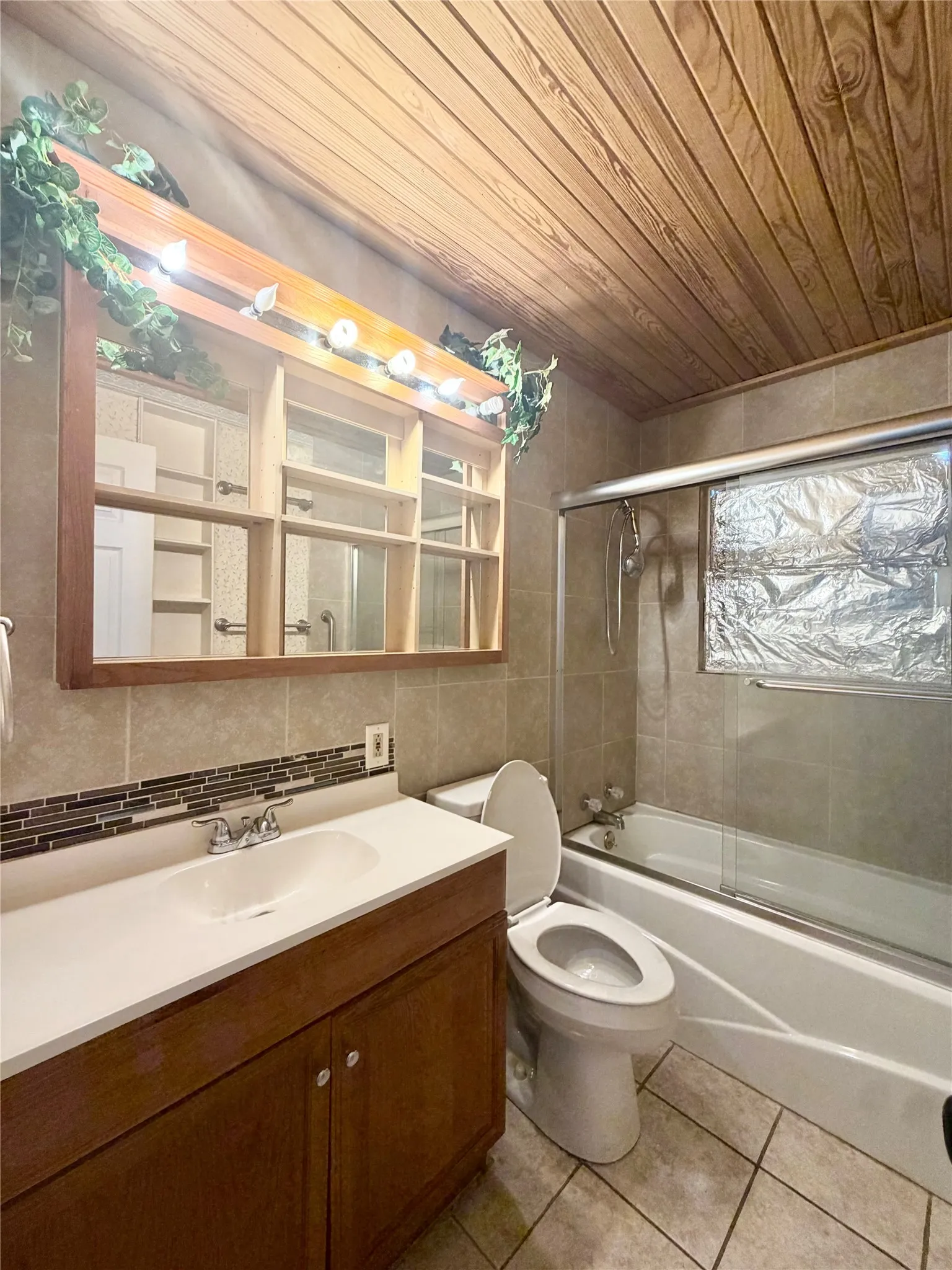 Single Family Residence For Sale in Taylor County , 5344 Durango Drive, Abilene, Texas 79605, 3 Bedroom, 1 Bathroom, Garage spaces, 1,178 Sqft, built in 1958, mls#21404326, Real Estate Agent in Abilene, Homes For Sale in Taylor county, Homes For Sale in Abilene, Realtor in Abilene Texas, Real Estate Brokerage Independent Realty Texas, Luminita Cordes Realtor