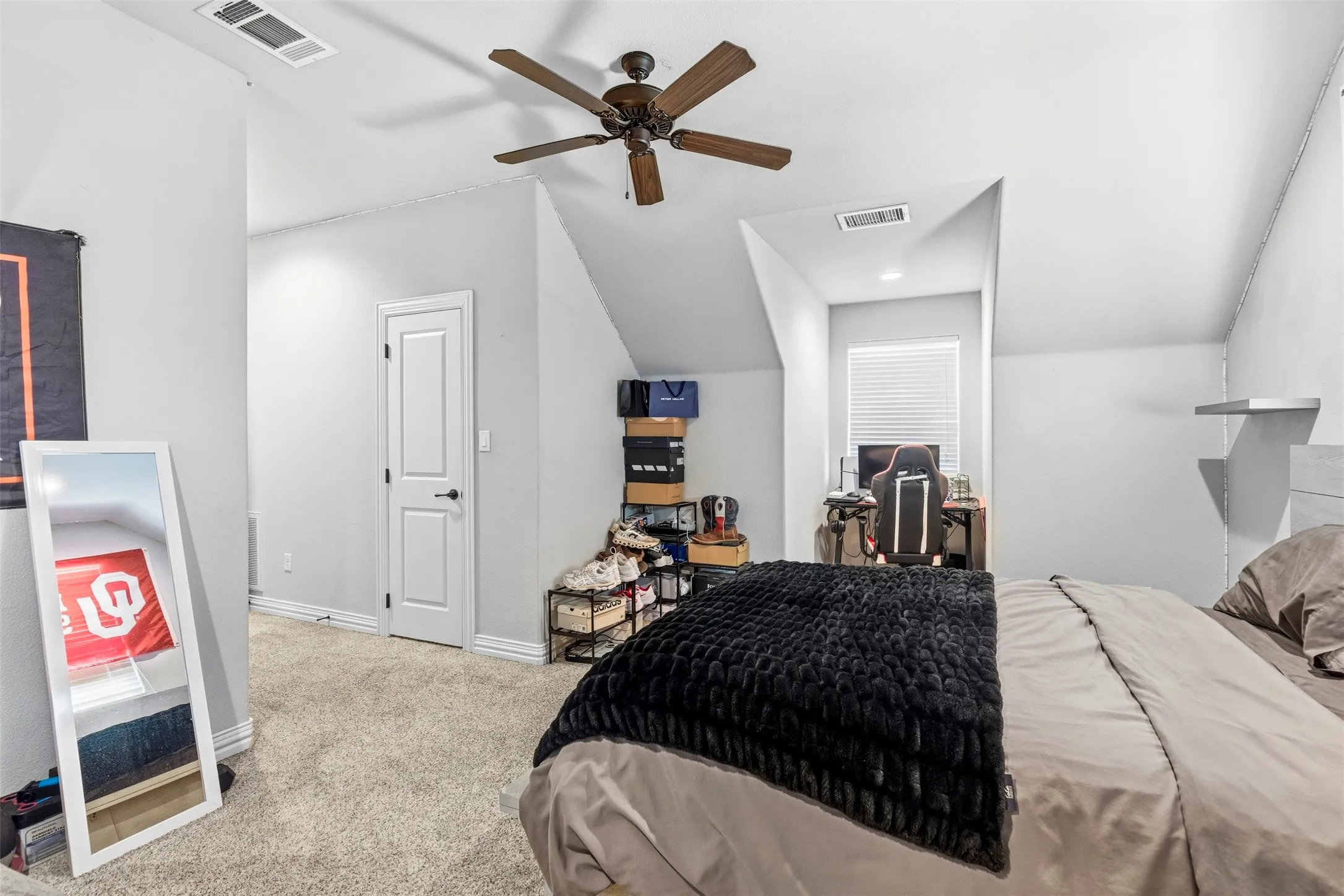 Single Family Residence For Sale in Grayson County , 1037 Addison Avenue, Pottsboro, Texas 75076, 4 Bedroom, 4 Bathroom, 2 Garage spaces, 2,730 Sqft, built in 2018, mls#21405018, Real Estate Agent in Pottsboro, Homes For Sale in Grayson county, Homes For Sale in Pottsboro, Realtor in Pottsboro Texas, Real Estate Brokerage Independent Realty Texas, Luminita Cordes Realtor
