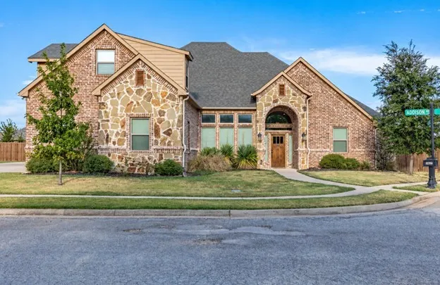 Single Family Residence For Sale
