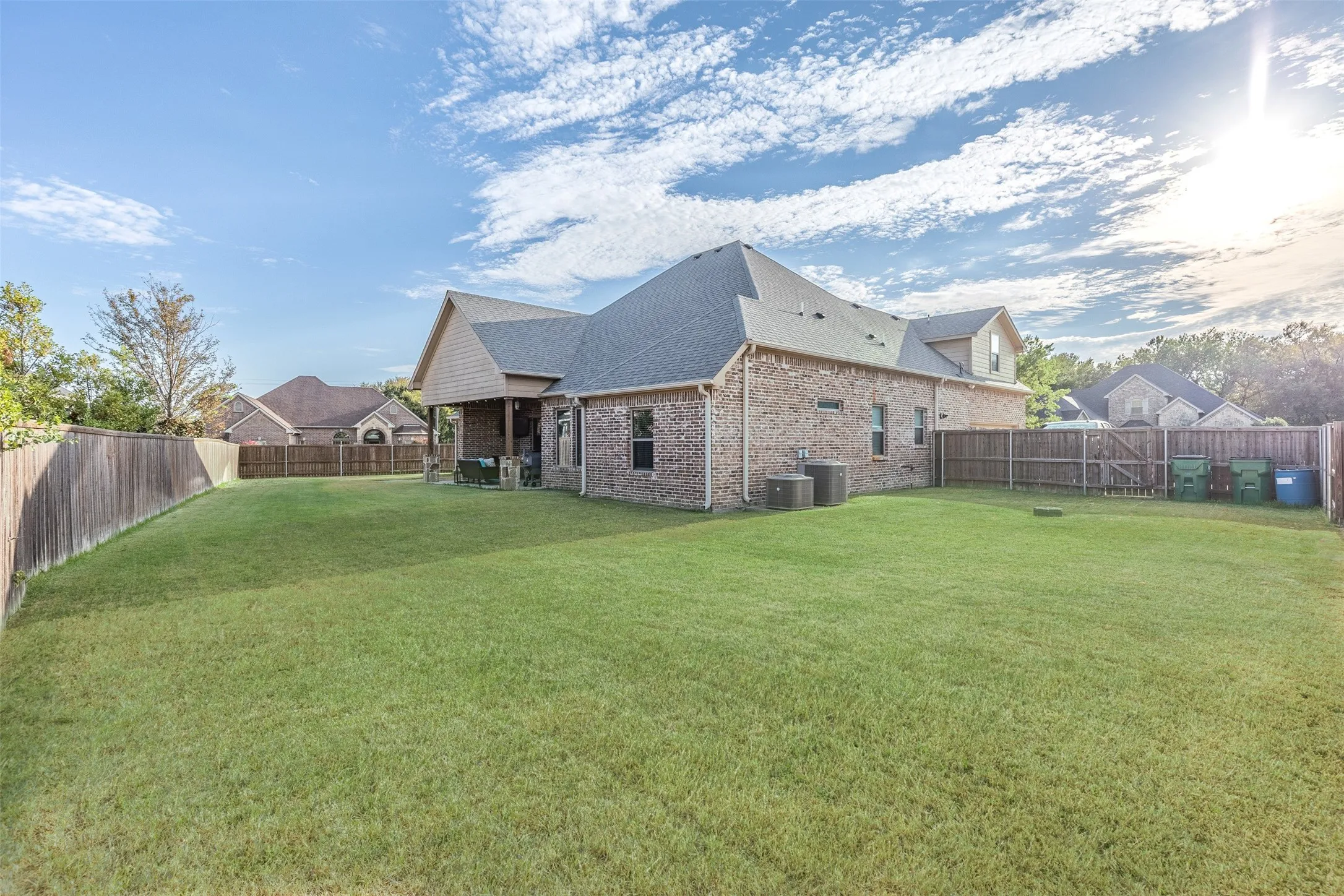Single Family Residence For Sale in Grayson County , 1037 Addison Avenue, Pottsboro, Texas 75076, 4 Bedroom, 4 Bathroom, 2 Garage spaces, 2,730 Sqft, built in 2018, mls#21405018, Real Estate Agent in Pottsboro, Homes For Sale in Grayson county, Homes For Sale in Pottsboro, Realtor in Pottsboro Texas, Real Estate Brokerage Independent Realty Texas, Luminita Cordes Realtor