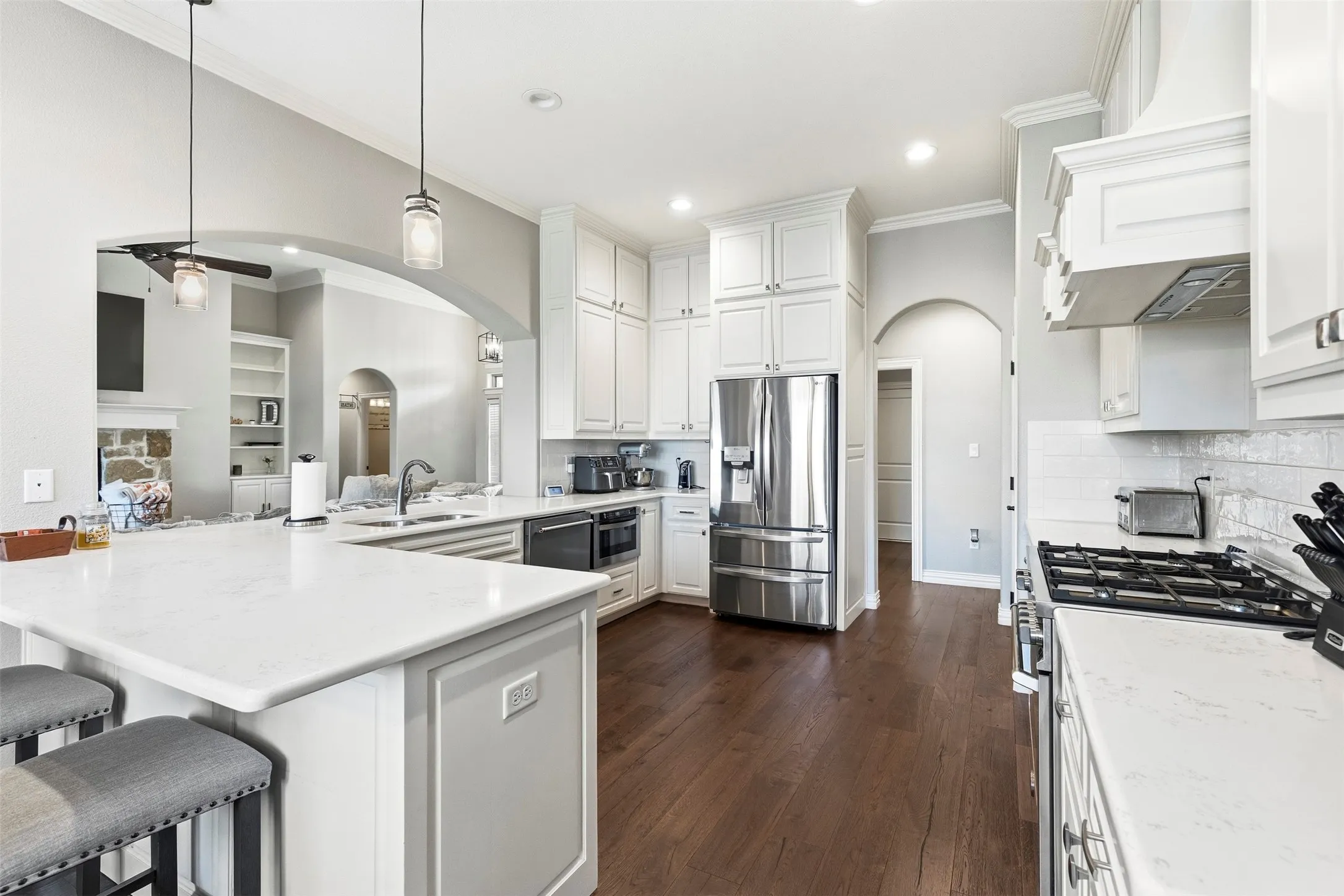 Single Family Residence For Sale in Grayson County , 1037 Addison Avenue, Pottsboro, Texas 75076, 4 Bedroom, 4 Bathroom, 2 Garage spaces, 2,730 Sqft, built in 2018, mls#21405018, Real Estate Agent in Pottsboro, Homes For Sale in Grayson county, Homes For Sale in Pottsboro, Realtor in Pottsboro Texas, Real Estate Brokerage Independent Realty Texas, Luminita Cordes Realtor