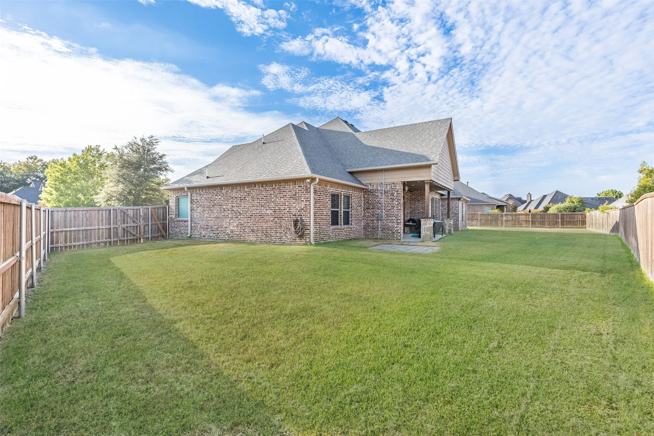 Single Family Residence For Sale in Grayson County , 1037 Addison Avenue, Pottsboro, Texas 75076, 4 Bedroom, 4 Bathroom, 2 Garage spaces, 2,730 Sqft, built in 2018, mls#21405018, Real Estate Agent in Pottsboro, Homes For Sale in Grayson county, Homes For Sale in Pottsboro, Realtor in Pottsboro Texas, Real Estate Brokerage Independent Realty Texas, Luminita Cordes Realtor