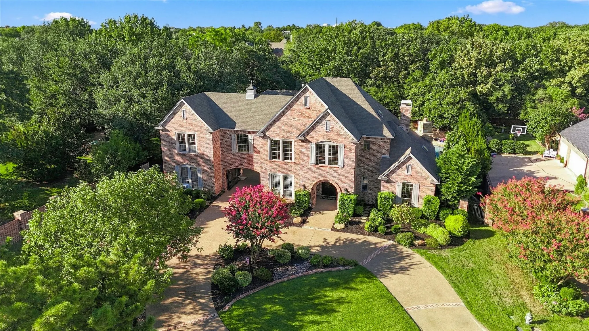 Single Family Residence For Sale in Tarrant County , 404 Alexandria Circle, Southlake, Texas 76092, 5 Bedroom, 6 Bathroom, 3 Garage spaces, 5,640 Sqft, built in 1998, mls#21393454, Real Estate Agent in Southlake, Homes For Sale in Tarrant county, Homes For Sale in Southlake, Realtor in Southlake Texas, Real Estate Brokerage Independent Realty Texas, Luminita Cordes Realtor