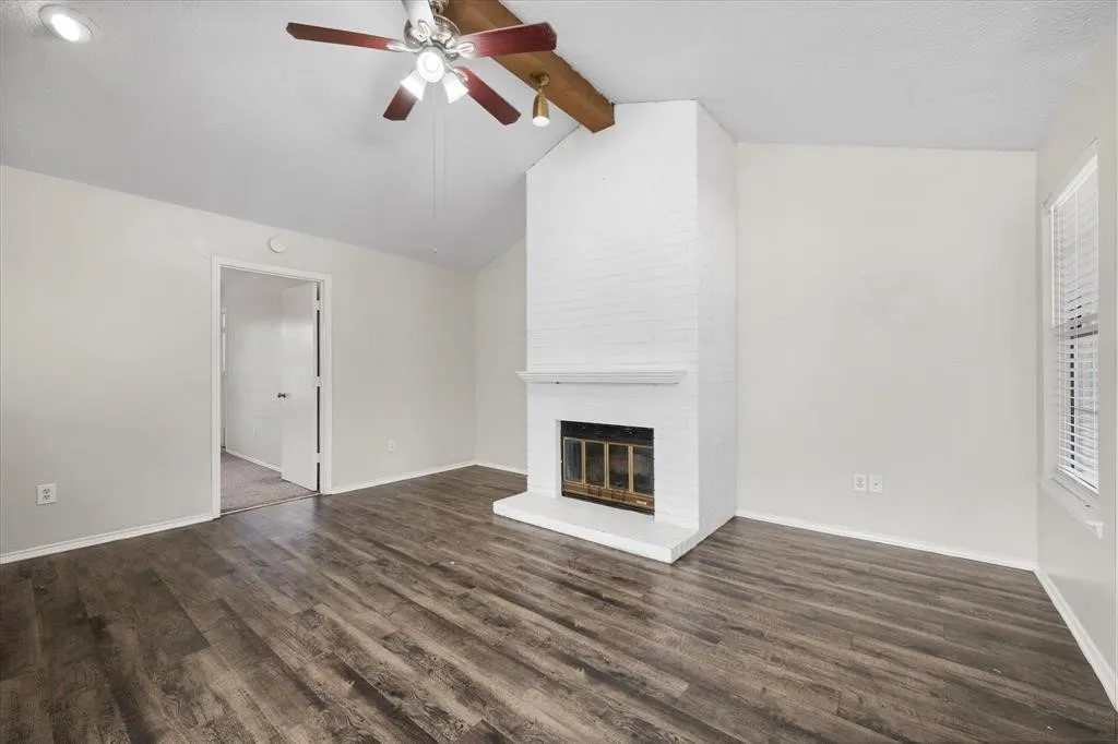 Single Family Residence For Sale in Tarrant County , 708 Woodland Court, Kennedale, Texas 76060, 2 Bedroom, 2 Bathroom, Garage spaces, 971 Sqft, built in 1984, mls#21405520, Real Estate Agent in Kennedale, Homes For Sale in Tarrant county, Homes For Sale in Kennedale, Realtor in Kennedale Texas, Real Estate Brokerage Independent Realty Texas, Luminita Cordes Realtor