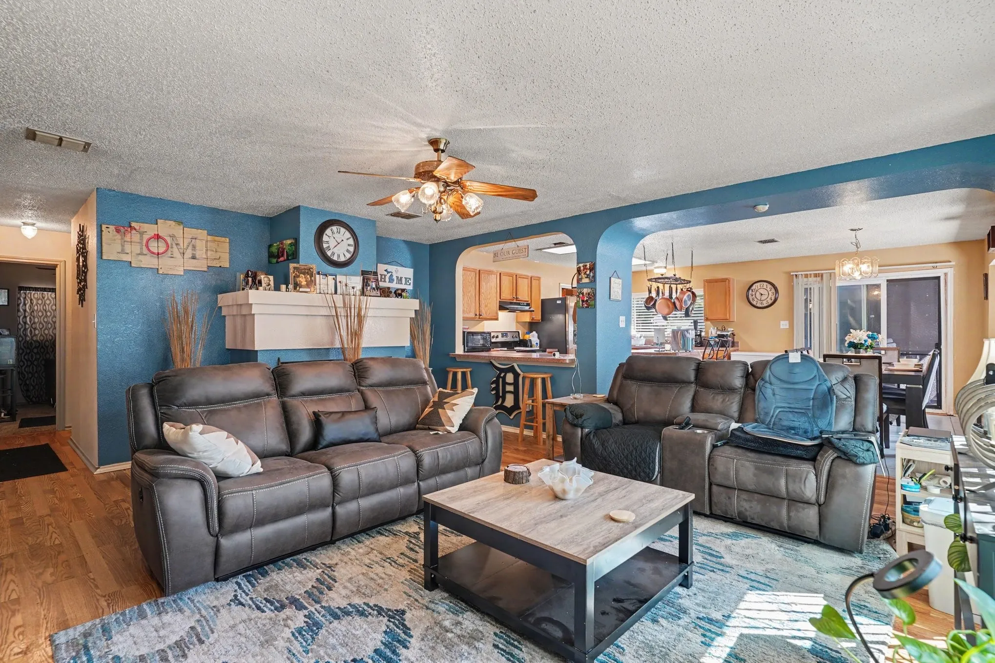 Single Family Residence For Sale in Tarrant County , 3136 Pine Valley Drive, Grand Prairie, Texas 75052, 3 Bedroom, 2 Bathroom, 2 Garage spaces, 1,592 Sqft, built in 1998, mls#21403689, Real Estate Agent in Grand Prairie, Homes For Sale in Tarrant county, Homes For Sale in Grand Prairie, Realtor in Grand Prairie Texas, Real Estate Brokerage Independent Realty Texas, Luminita Cordes Realtor
