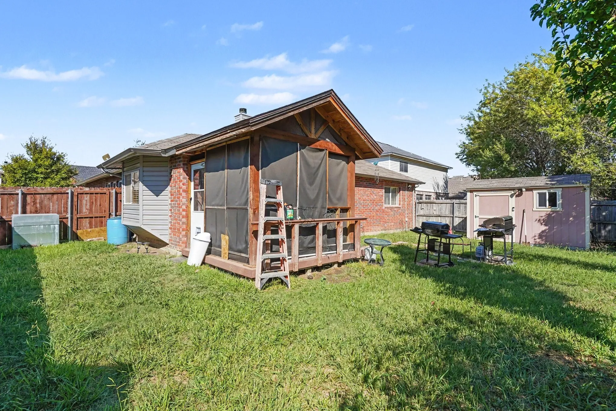 Single Family Residence For Sale in Tarrant County , 3136 Pine Valley Drive, Grand Prairie, Texas 75052, 3 Bedroom, 2 Bathroom, 2 Garage spaces, 1,592 Sqft, built in 1998, mls#21403689, Real Estate Agent in Grand Prairie, Homes For Sale in Tarrant county, Homes For Sale in Grand Prairie, Realtor in Grand Prairie Texas, Real Estate Brokerage Independent Realty Texas, Luminita Cordes Realtor