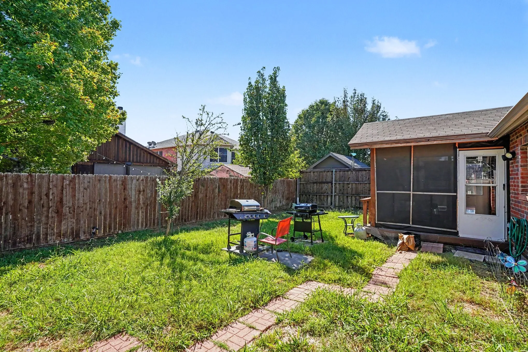 Single Family Residence For Sale in Tarrant County , 3136 Pine Valley Drive, Grand Prairie, Texas 75052, 3 Bedroom, 2 Bathroom, 2 Garage spaces, 1,592 Sqft, built in 1998, mls#21403689, Real Estate Agent in Grand Prairie, Homes For Sale in Tarrant county, Homes For Sale in Grand Prairie, Realtor in Grand Prairie Texas, Real Estate Brokerage Independent Realty Texas, Luminita Cordes Realtor