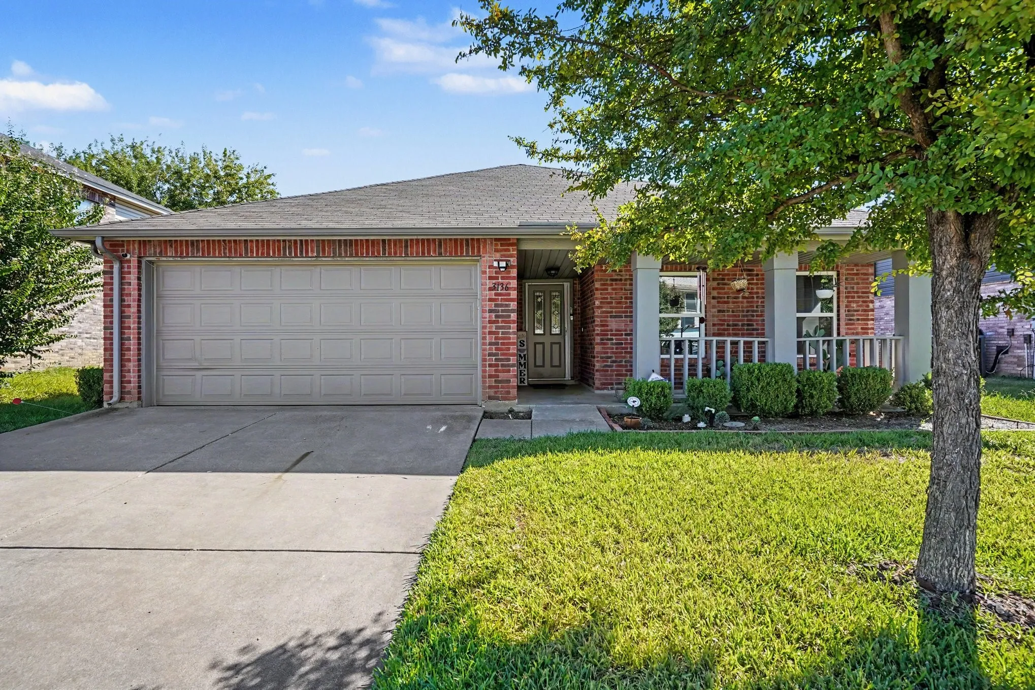 Single Family Residence For Sale in Tarrant County , 3136 Pine Valley Drive, Grand Prairie, Texas 75052, 3 Bedroom, 2 Bathroom, 2 Garage spaces, 1,592 Sqft, built in 1998, mls#21403689, Real Estate Agent in Grand Prairie, Homes For Sale in Tarrant county, Homes For Sale in Grand Prairie, Realtor in Grand Prairie Texas, Real Estate Brokerage Independent Realty Texas, Luminita Cordes Realtor