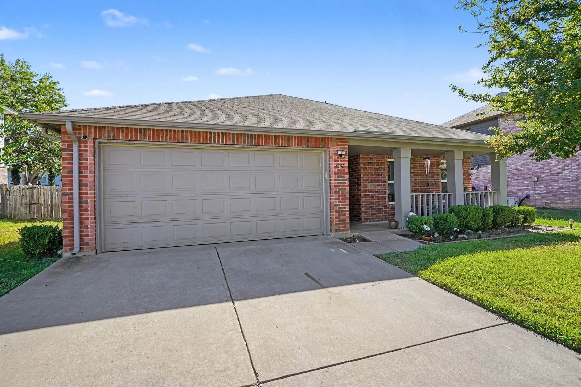 Single Family Residence For Sale in Tarrant County , 3136 Pine Valley Drive, Grand Prairie, Texas 75052, 3 Bedroom, 2 Bathroom, 2 Garage spaces, 1,592 Sqft, built in 1998, mls#21403689, Real Estate Agent in Grand Prairie, Homes For Sale in Tarrant county, Homes For Sale in Grand Prairie, Realtor in Grand Prairie Texas, Real Estate Brokerage Independent Realty Texas, Luminita Cordes Realtor
