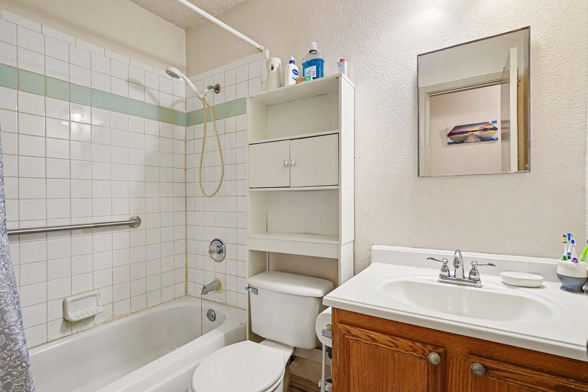 Single Family Residence For Sale in Tarrant County , 3136 Pine Valley Drive, Grand Prairie, Texas 75052, 3 Bedroom, 2 Bathroom, 2 Garage spaces, 1,592 Sqft, built in 1998, mls#21403689, Real Estate Agent in Grand Prairie, Homes For Sale in Tarrant county, Homes For Sale in Grand Prairie, Realtor in Grand Prairie Texas, Real Estate Brokerage Independent Realty Texas, Luminita Cordes Realtor