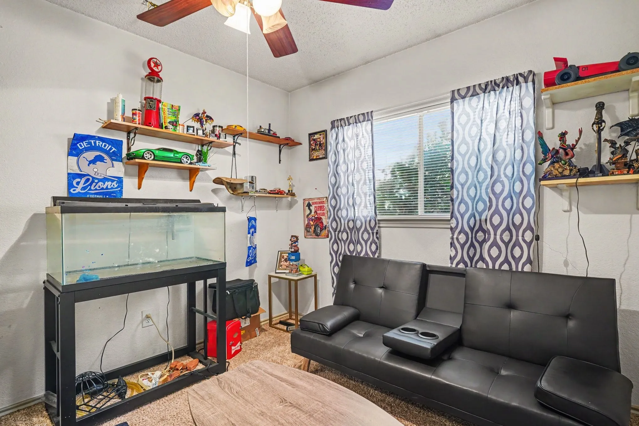 Single Family Residence For Sale in Tarrant County , 3136 Pine Valley Drive, Grand Prairie, Texas 75052, 3 Bedroom, 2 Bathroom, 2 Garage spaces, 1,592 Sqft, built in 1998, mls#21403689, Real Estate Agent in Grand Prairie, Homes For Sale in Tarrant county, Homes For Sale in Grand Prairie, Realtor in Grand Prairie Texas, Real Estate Brokerage Independent Realty Texas, Luminita Cordes Realtor