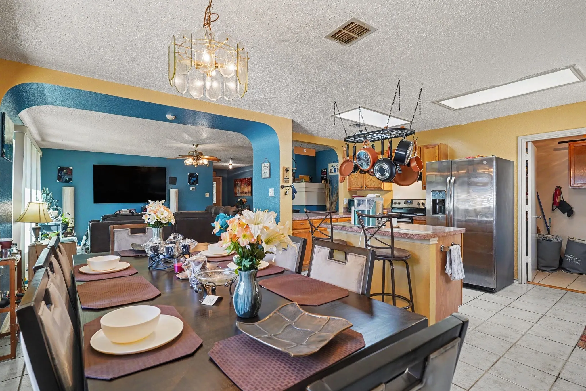 Single Family Residence For Sale in Tarrant County , 3136 Pine Valley Drive, Grand Prairie, Texas 75052, 3 Bedroom, 2 Bathroom, 2 Garage spaces, 1,592 Sqft, built in 1998, mls#21403689, Real Estate Agent in Grand Prairie, Homes For Sale in Tarrant county, Homes For Sale in Grand Prairie, Realtor in Grand Prairie Texas, Real Estate Brokerage Independent Realty Texas, Luminita Cordes Realtor