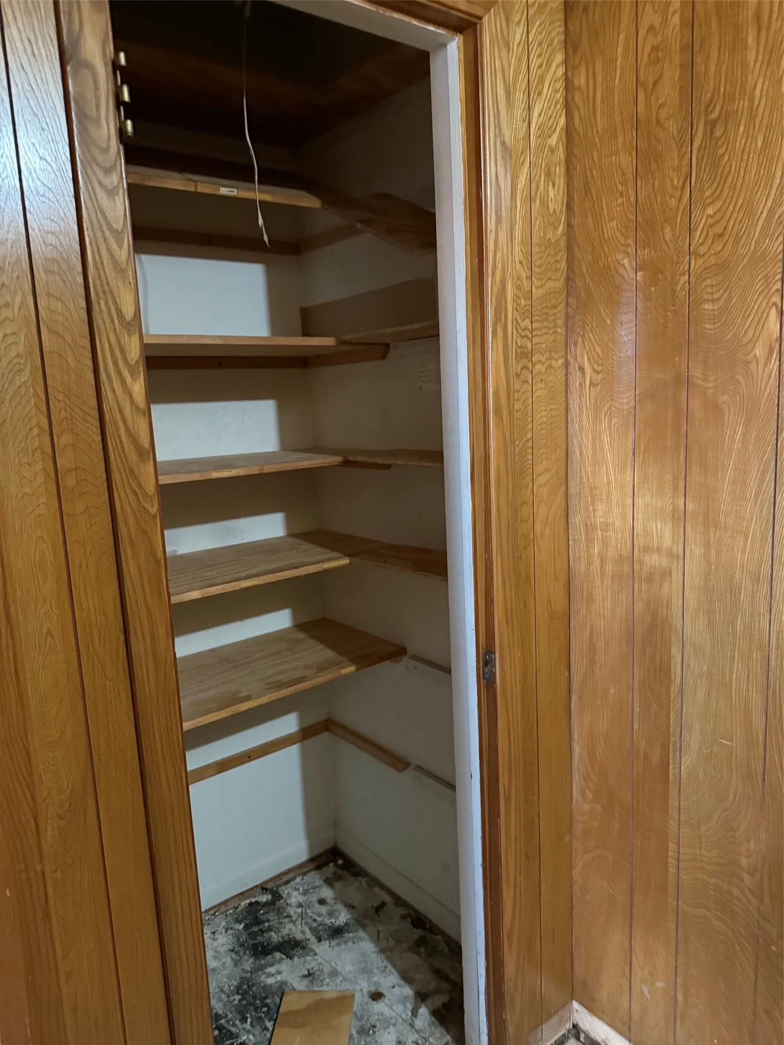 Single Family Residence For Sale in Bosque County , 401 5th Street, Valley Mills, Texas 76689, 3 Bedroom, 2 Bathroom, Garage spaces, 1,945 Sqft, built in 1975, mls#21405305, Real Estate Agent in Valley Mills, Homes For Sale in Bosque county, Homes For Sale in Valley Mills, Realtor in Valley Mills Texas, Real Estate Brokerage Independent Realty Texas, Luminita Cordes Realtor