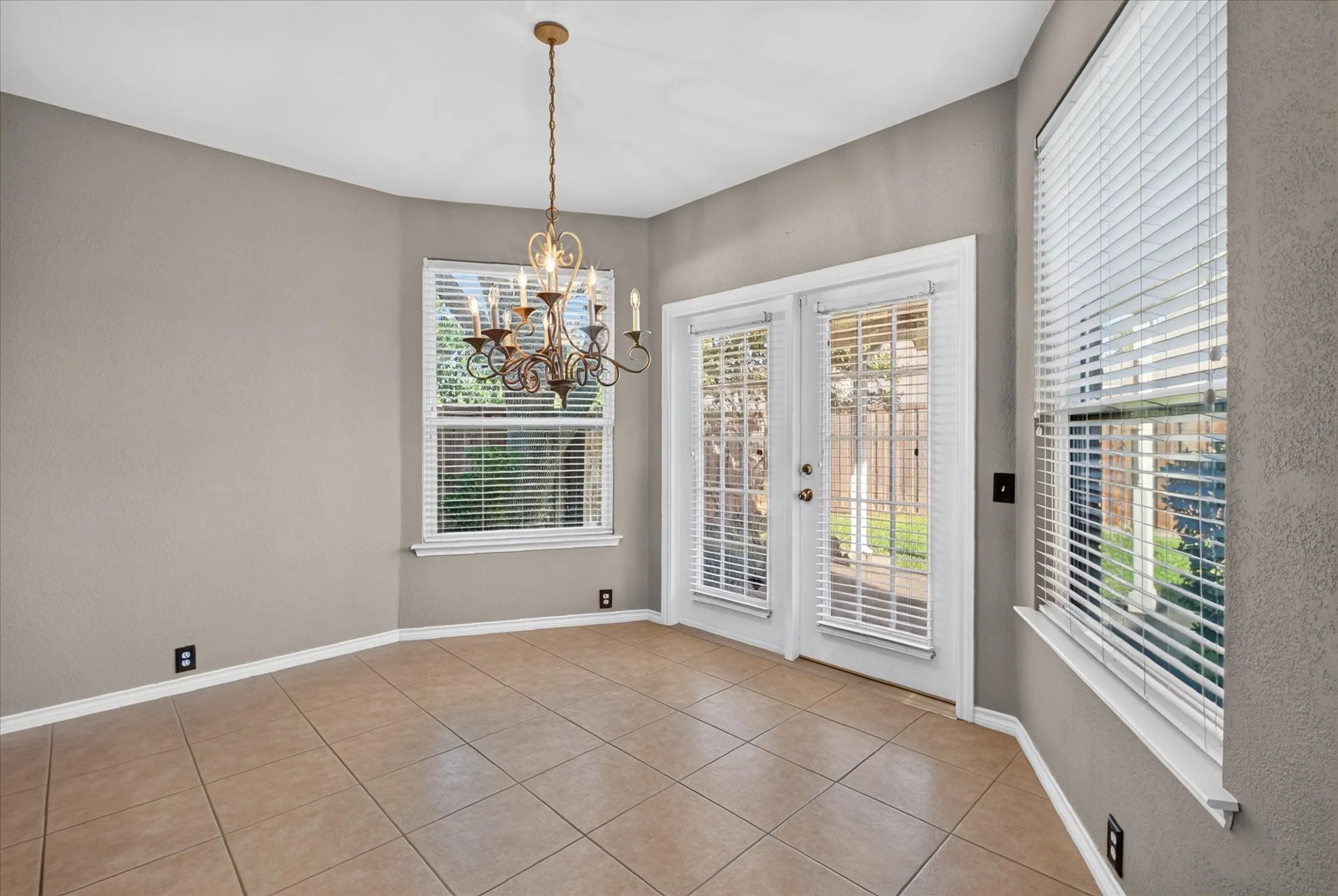Single Family Residence For Sale in Dallas County , 448 Halifax Drive, Coppell, Texas 75019, 4 Bedroom, 4 Bathroom, 2 Garage spaces, 3,483 Sqft, built in 1991, mls#21403561, Real Estate Agent in Coppell, Homes For Sale in Dallas county, Homes For Sale in Coppell, Realtor in Coppell Texas, Real Estate Brokerage Independent Realty Texas, Luminita Cordes Realtor
