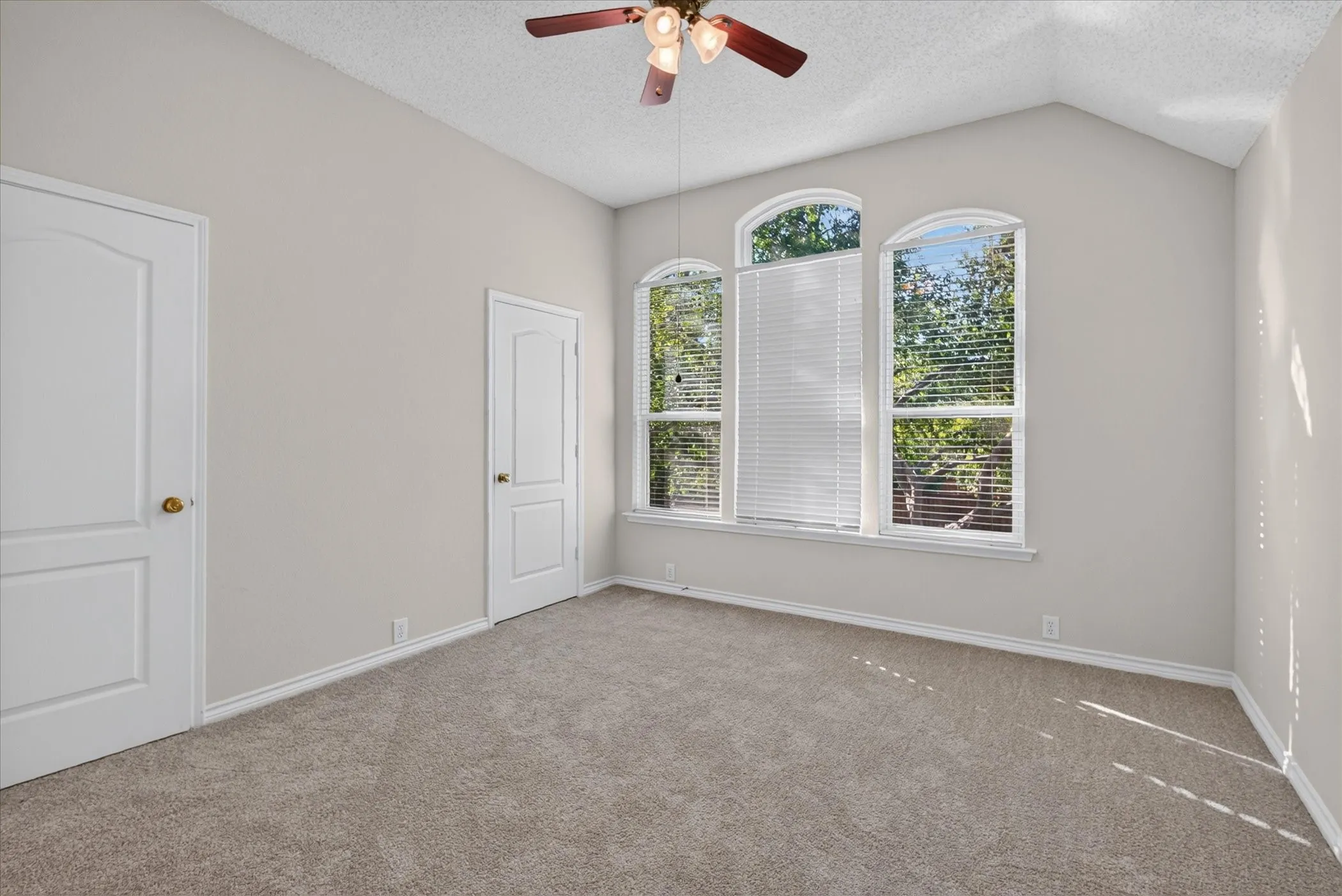 Single Family Residence For Sale in Dallas County , 448 Halifax Drive, Coppell, Texas 75019, 4 Bedroom, 4 Bathroom, 2 Garage spaces, 3,483 Sqft, built in 1991, mls#21403561, Real Estate Agent in Coppell, Homes For Sale in Dallas county, Homes For Sale in Coppell, Realtor in Coppell Texas, Real Estate Brokerage Independent Realty Texas, Luminita Cordes Realtor