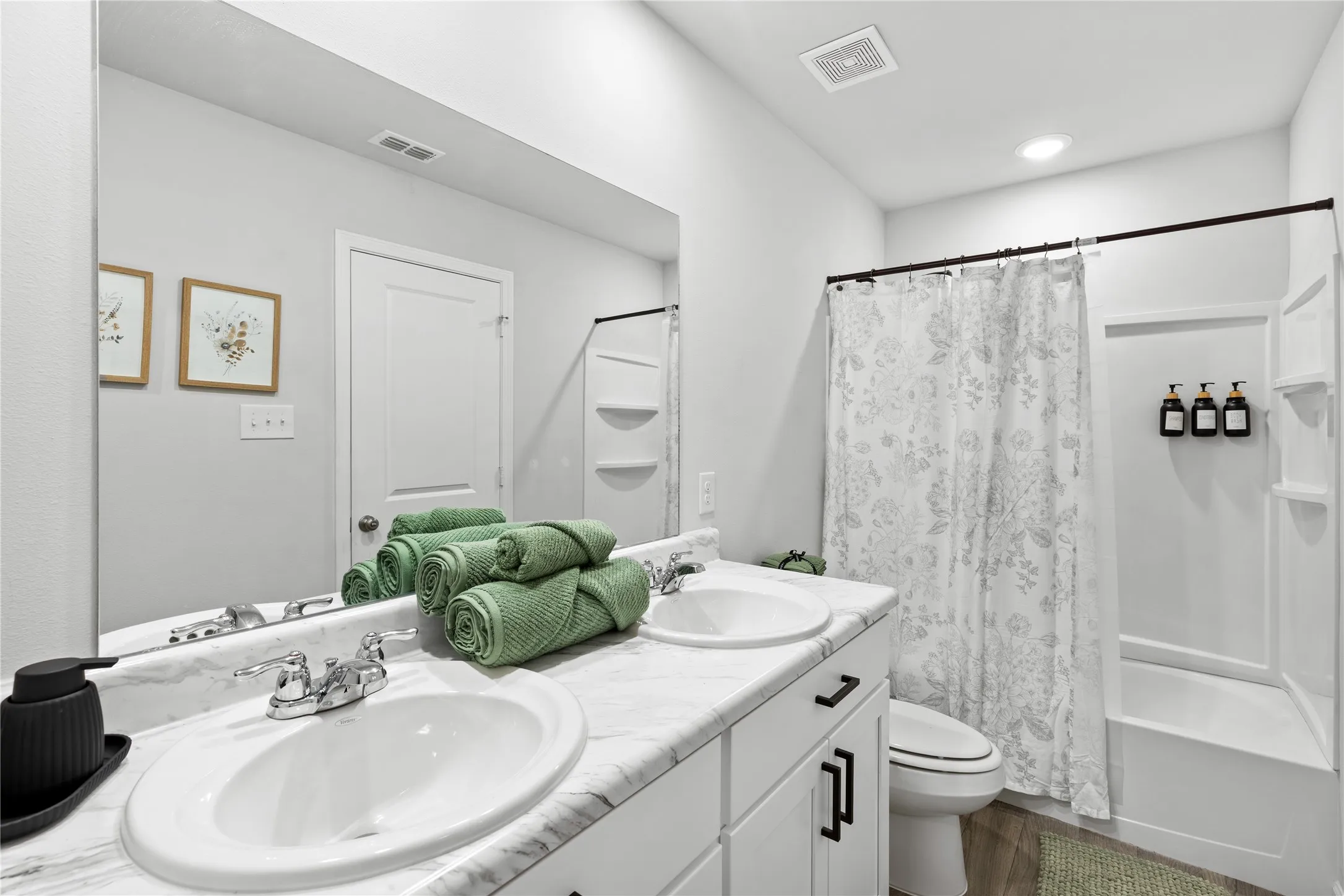 Single Family Residence For Sale in Taylor County , 119 Sage Brush Drive, Abilene, Texas 79602, 3 Bedroom, 2 Bathroom, 2 Garage spaces, 1,209 Sqft, built in 2024, mls#21403283, Real Estate Agent in Abilene, Homes For Sale in Taylor county, Homes For Sale in Abilene, Realtor in Abilene Texas, Real Estate Brokerage Independent Realty Texas, Luminita Cordes Realtor