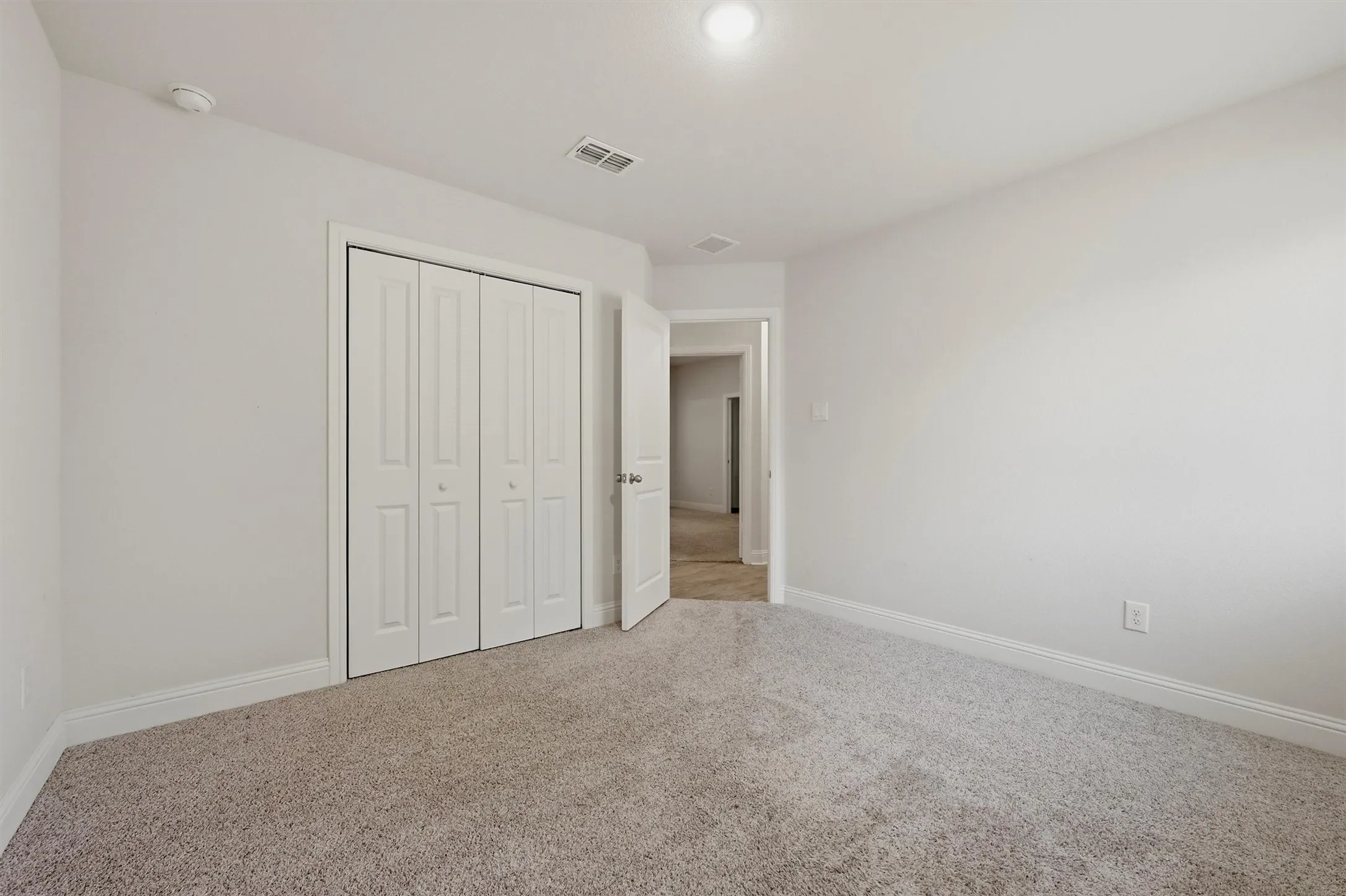 Single Family Residence For Rent in Grayson County , 104 S Jordan Street, Whitesboro, Texas 76273, 3 Bedroom, 2 Bathroom, 2 Garage spaces, 1,545 Sqft, built in 2021, mls#21405531, Real Estate Agent in Whitesboro, Homes For Rent in Grayson county, Homes For Rent in Whitesboro, Realtor in Whitesboro Texas, Real Estate Brokerage Independent Realty Texas, Luminita Cordes Realtor