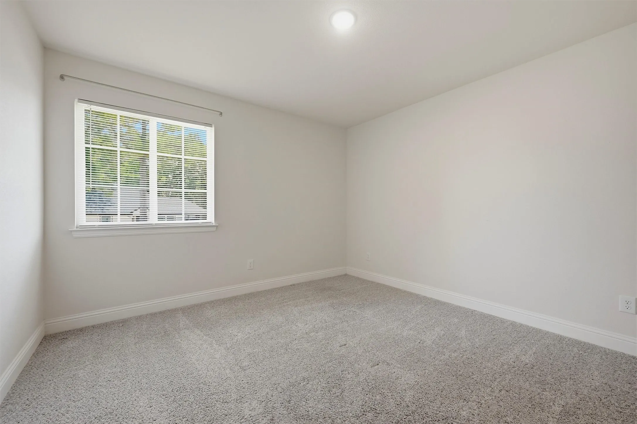 Single Family Residence For Rent in Grayson County , 104 S Jordan Street, Whitesboro, Texas 76273, 3 Bedroom, 2 Bathroom, 2 Garage spaces, 1,545 Sqft, built in 2021, mls#21405531, Real Estate Agent in Whitesboro, Homes For Rent in Grayson county, Homes For Rent in Whitesboro, Realtor in Whitesboro Texas, Real Estate Brokerage Independent Realty Texas, Luminita Cordes Realtor