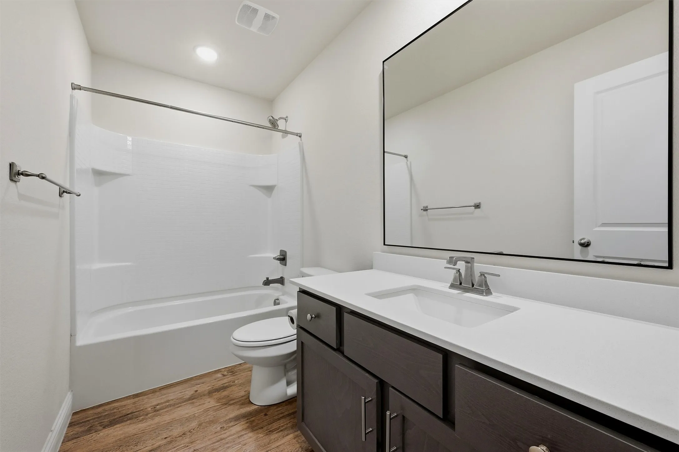 Single Family Residence For Rent in Grayson County , 104 S Jordan Street, Whitesboro, Texas 76273, 3 Bedroom, 2 Bathroom, 2 Garage spaces, 1,545 Sqft, built in 2021, mls#21405531, Real Estate Agent in Whitesboro, Homes For Rent in Grayson county, Homes For Rent in Whitesboro, Realtor in Whitesboro Texas, Real Estate Brokerage Independent Realty Texas, Luminita Cordes Realtor