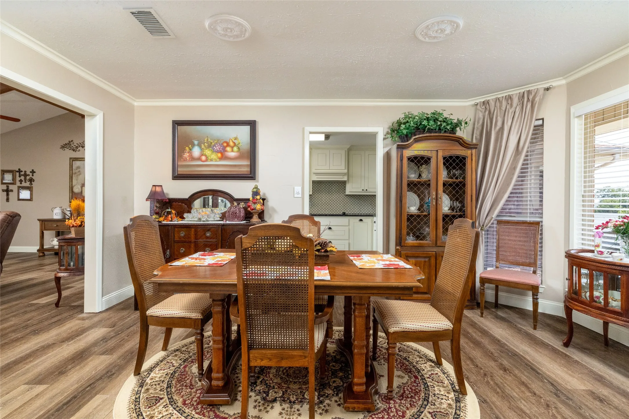 Single Family Residence For Sale in Wise County , 304 Lakeview Drive, Runaway Bay, Texas 76426, 3 Bedroom, 2 Bathroom, 2 Garage spaces, 2,537 Sqft, built in 1975, mls#21405235, Real Estate Agent in Runaway Bay, Homes For Sale in Wise county, Homes For Sale in Runaway Bay, Realtor in Runaway Bay Texas, Real Estate Brokerage Independent Realty Texas, Luminita Cordes Realtor