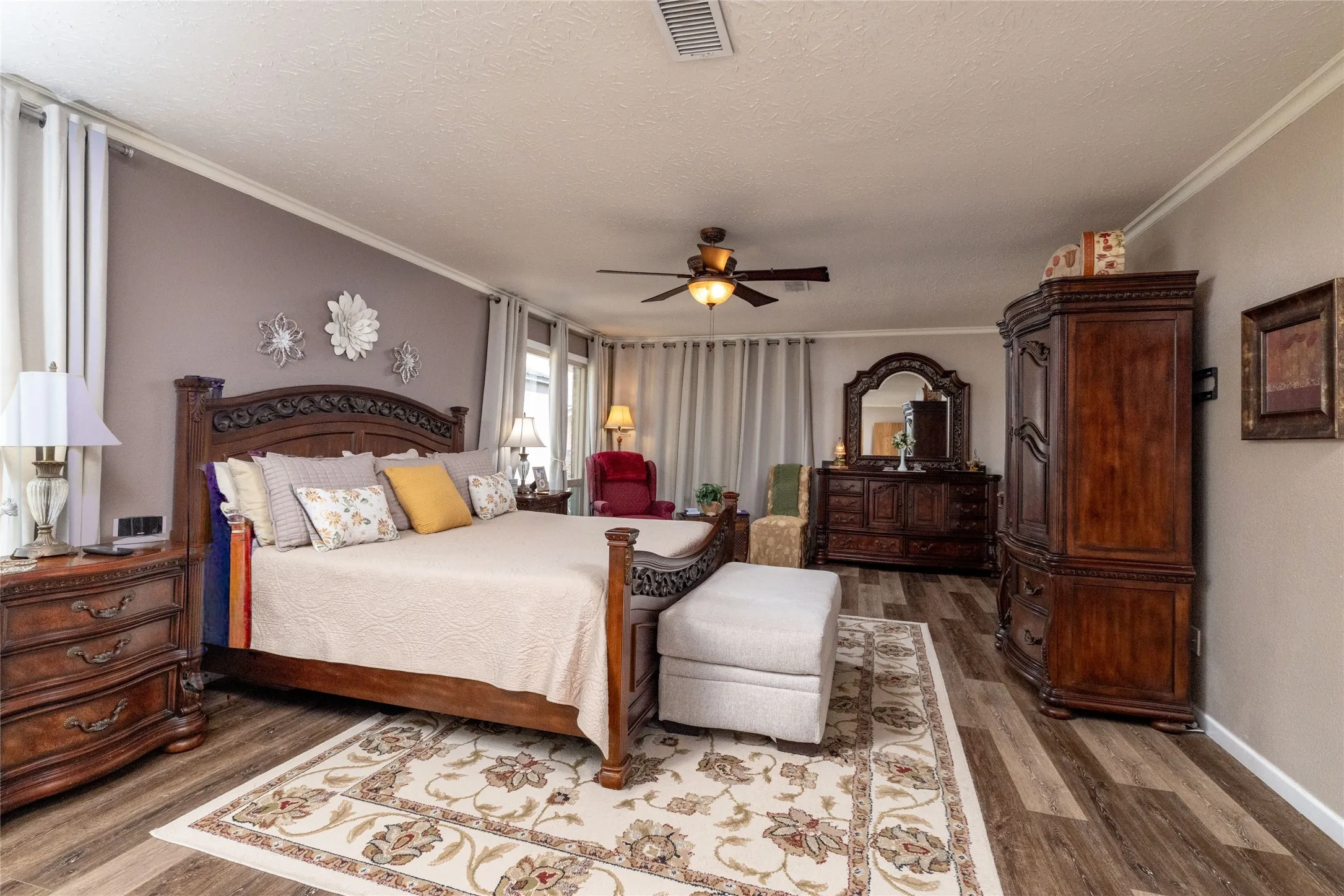 Single Family Residence For Sale in Wise County , 304 Lakeview Drive, Runaway Bay, Texas 76426, 3 Bedroom, 2 Bathroom, 2 Garage spaces, 2,537 Sqft, built in 1975, mls#21405235, Real Estate Agent in Runaway Bay, Homes For Sale in Wise county, Homes For Sale in Runaway Bay, Realtor in Runaway Bay Texas, Real Estate Brokerage Independent Realty Texas, Luminita Cordes Realtor