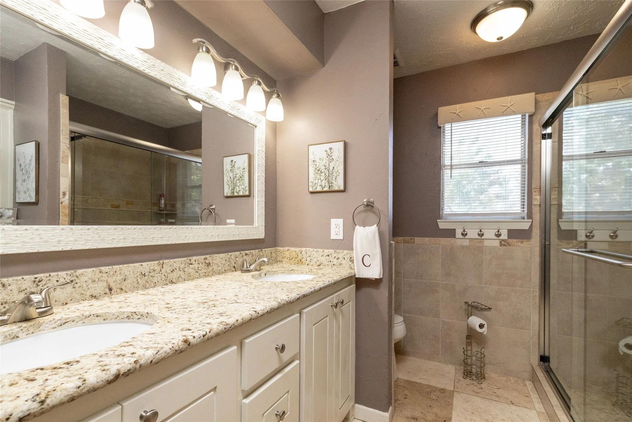 Single Family Residence For Sale in Wise County , 304 Lakeview Drive, Runaway Bay, Texas 76426, 3 Bedroom, 2 Bathroom, 2 Garage spaces, 2,537 Sqft, built in 1975, mls#21405235, Real Estate Agent in Runaway Bay, Homes For Sale in Wise county, Homes For Sale in Runaway Bay, Realtor in Runaway Bay Texas, Real Estate Brokerage Independent Realty Texas, Luminita Cordes Realtor