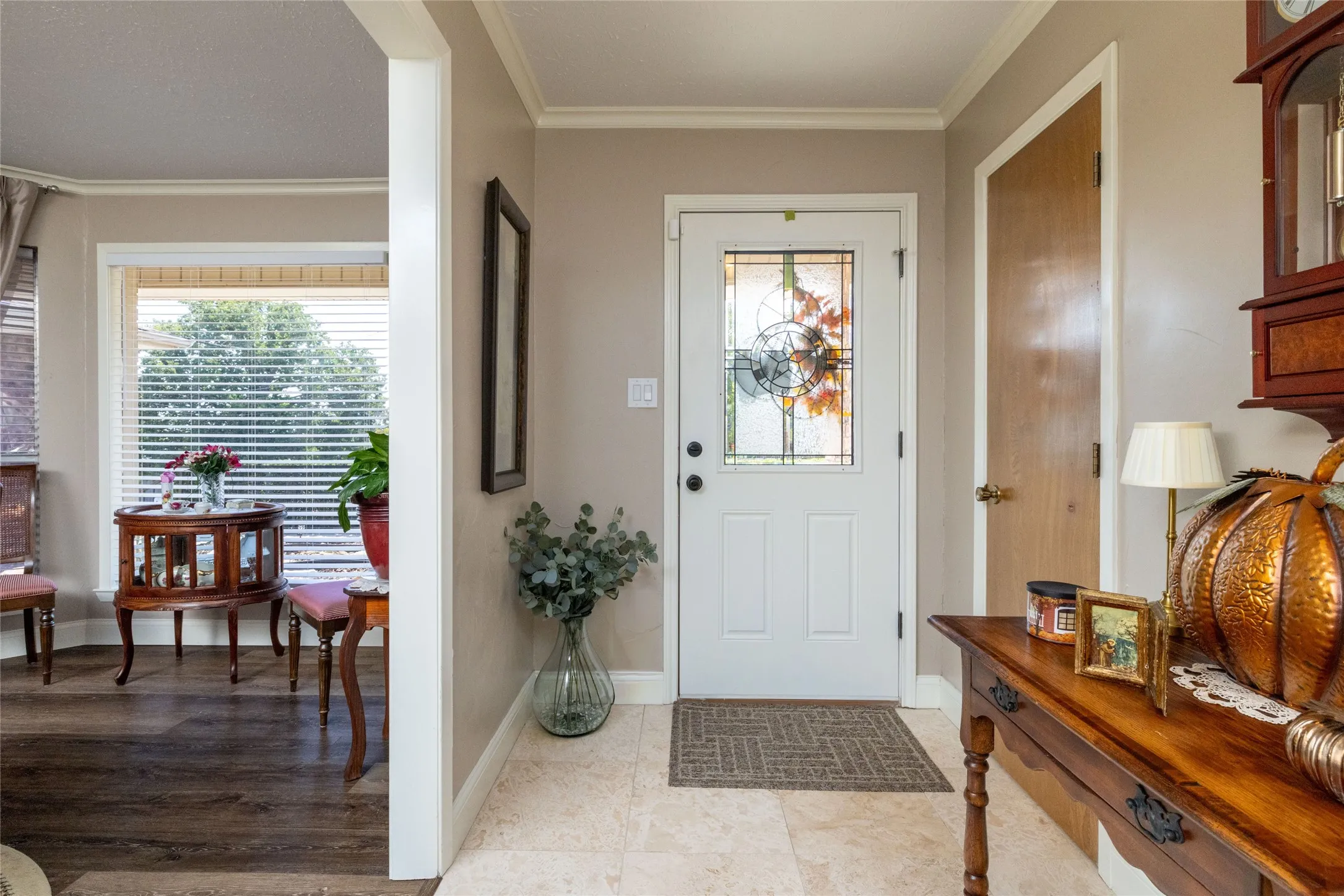 Single Family Residence For Sale in Wise County , 304 Lakeview Drive, Runaway Bay, Texas 76426, 3 Bedroom, 2 Bathroom, 2 Garage spaces, 2,537 Sqft, built in 1975, mls#21405235, Real Estate Agent in Runaway Bay, Homes For Sale in Wise county, Homes For Sale in Runaway Bay, Realtor in Runaway Bay Texas, Real Estate Brokerage Independent Realty Texas, Luminita Cordes Realtor