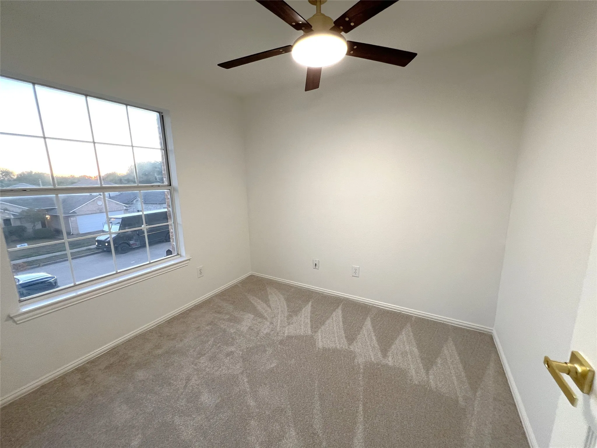 Single Family Residence For Sale in Tarrant County , 4300 Stone Hollow Way, Fort Worth, Texas 76040, 4 Bedroom, 3 Bathroom, 2 Garage spaces, 2,194 Sqft, built in 1995, mls#21404237, Real Estate Agent in Fort Worth, Homes For Sale in Tarrant county, Homes For Sale in Fort Worth, Realtor in Fort Worth Texas, Real Estate Brokerage Independent Realty Texas, Luminita Cordes Realtor