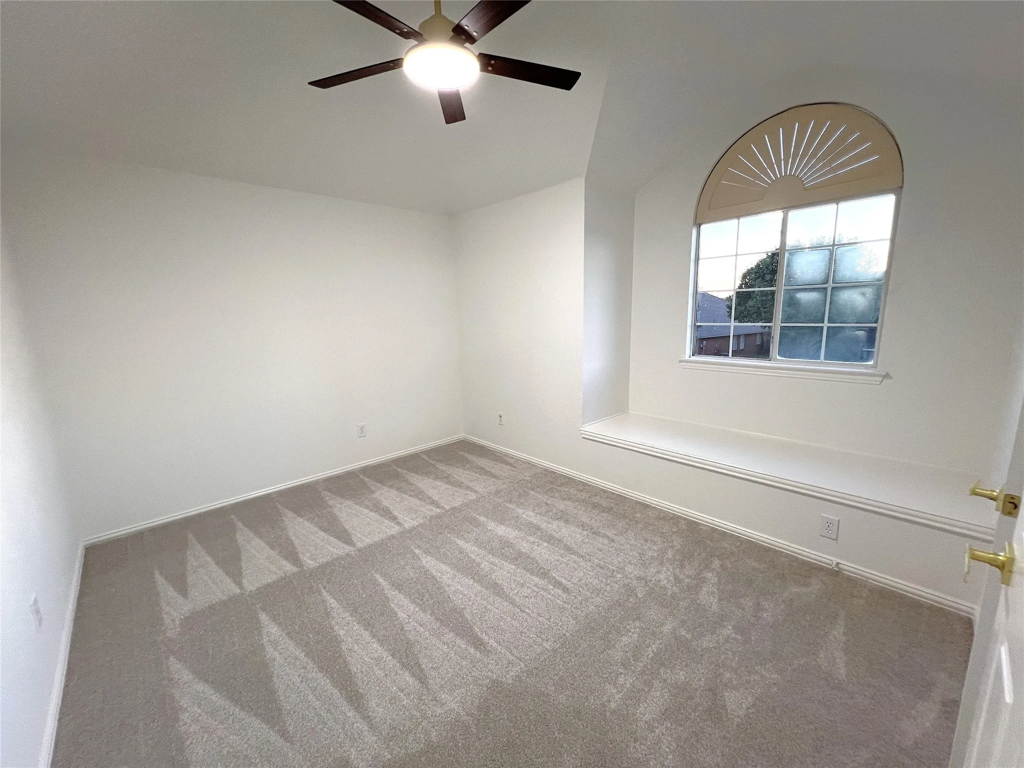 Single Family Residence For Sale in Tarrant County , 4300 Stone Hollow Way, Fort Worth, Texas 76040, 4 Bedroom, 3 Bathroom, 2 Garage spaces, 2,194 Sqft, built in 1995, mls#21404237, Real Estate Agent in Fort Worth, Homes For Sale in Tarrant county, Homes For Sale in Fort Worth, Realtor in Fort Worth Texas, Real Estate Brokerage Independent Realty Texas, Luminita Cordes Realtor