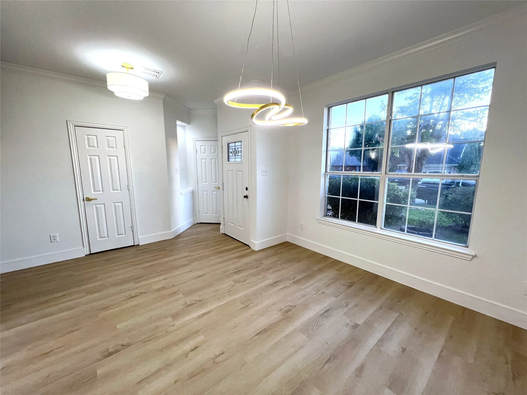 Single Family Residence For Sale in Tarrant County , 4300 Stone Hollow Way, Fort Worth, Texas 76040, 4 Bedroom, 3 Bathroom, 2 Garage spaces, 2,194 Sqft, built in 1995, mls#21404237, Real Estate Agent in Fort Worth, Homes For Sale in Tarrant county, Homes For Sale in Fort Worth, Realtor in Fort Worth Texas, Real Estate Brokerage Independent Realty Texas, Luminita Cordes Realtor