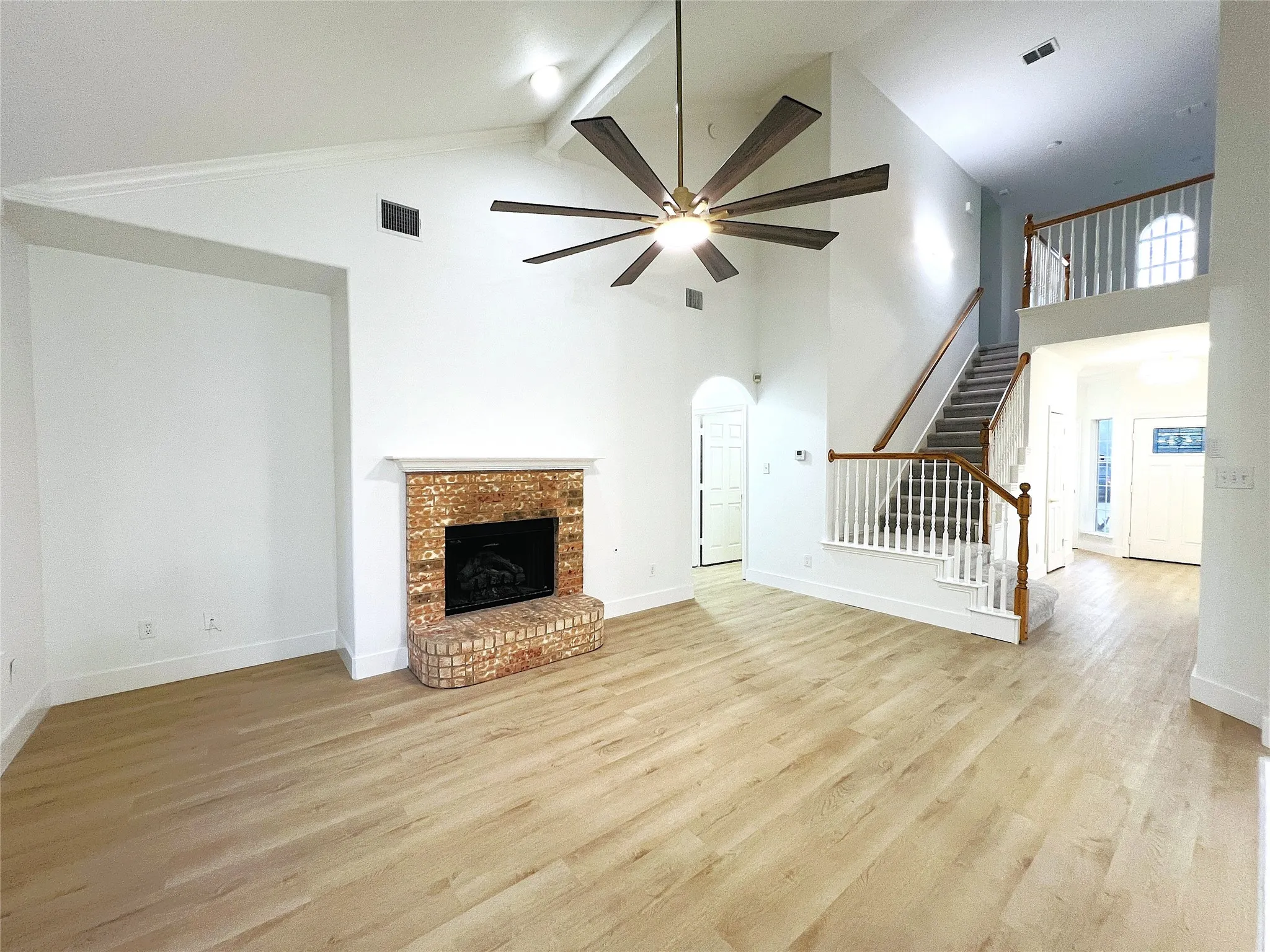 Single Family Residence For Sale in Tarrant County , 4300 Stone Hollow Way, Fort Worth, Texas 76040, 4 Bedroom, 3 Bathroom, 2 Garage spaces, 2,194 Sqft, built in 1995, mls#21404237, Real Estate Agent in Fort Worth, Homes For Sale in Tarrant county, Homes For Sale in Fort Worth, Realtor in Fort Worth Texas, Real Estate Brokerage Independent Realty Texas, Luminita Cordes Realtor