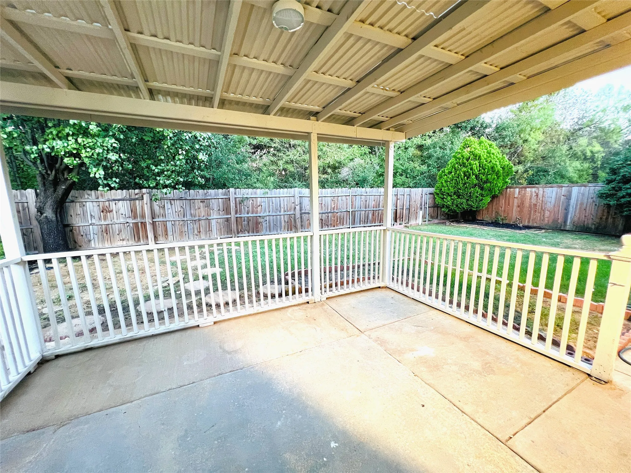 Single Family Residence For Sale in Tarrant County , 4300 Stone Hollow Way, Fort Worth, Texas 76040, 4 Bedroom, 3 Bathroom, 2 Garage spaces, 2,194 Sqft, built in 1995, mls#21404237, Real Estate Agent in Fort Worth, Homes For Sale in Tarrant county, Homes For Sale in Fort Worth, Realtor in Fort Worth Texas, Real Estate Brokerage Independent Realty Texas, Luminita Cordes Realtor