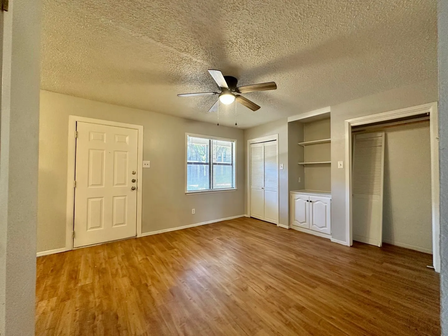 Apartment For Rent in Mc Lennan County , 1421 S 12th Street 112, Waco, Texas 76706, 2 Bedroom, 2 Bathroom, Garage spaces, 832 Sqft, built in 1984, mls#21405539, Real Estate Agent in Waco, Homes For Rent in Mc Lennan county, Homes For Rent in Waco, Realtor in Waco Texas, Real Estate Brokerage Independent Realty Texas, Luminita Cordes Realtor