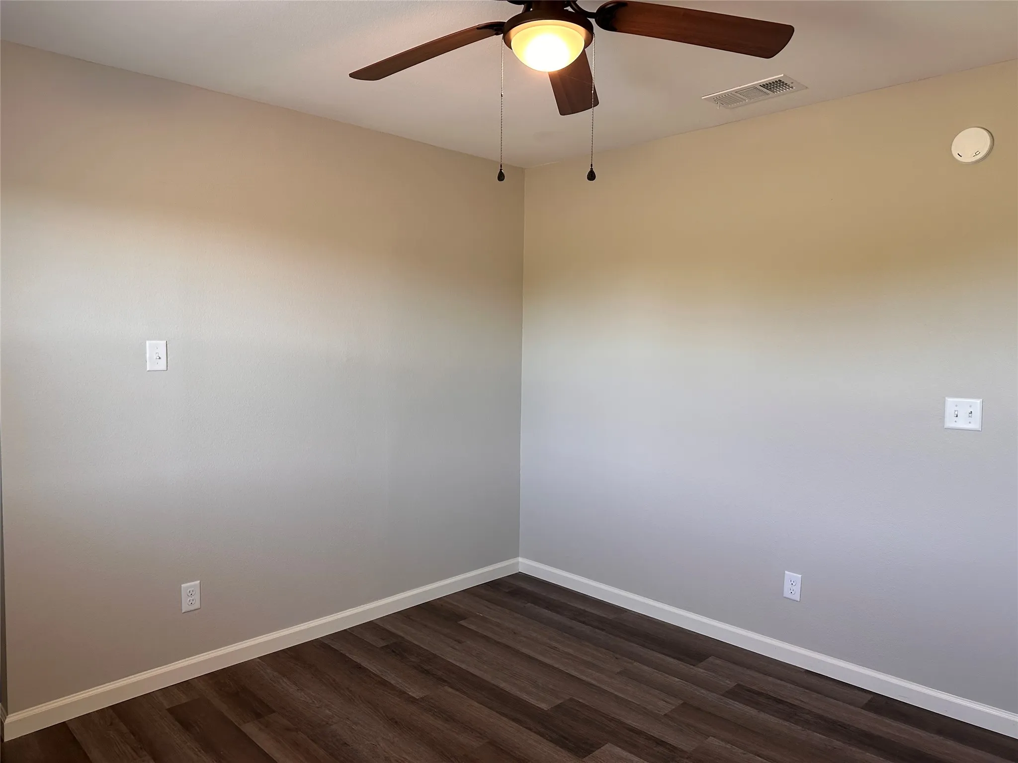 Apartment For Rent in Hopkins County , 11015 W Interstate Highway 30 5, Cumby, Texas 75433, 2 Bedroom, 1 Bathroom, Garage spaces, 2,616 Sqft, built in 1997, mls#21405542, Real Estate Agent in Cumby, Homes For Rent in Hopkins county, Homes For Rent in Cumby, Realtor in Cumby Texas, Real Estate Brokerage Independent Realty Texas, Luminita Cordes Realtor