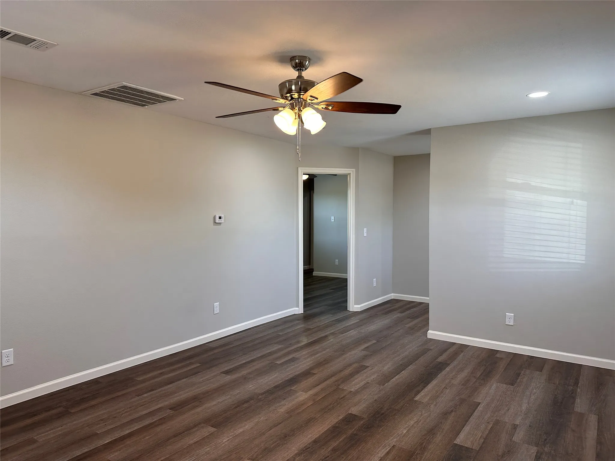 Apartment For Rent in Hopkins County , 11015 W Interstate Highway 30 5, Cumby, Texas 75433, 2 Bedroom, 1 Bathroom, Garage spaces, 2,616 Sqft, built in 1997, mls#21405542, Real Estate Agent in Cumby, Homes For Rent in Hopkins county, Homes For Rent in Cumby, Realtor in Cumby Texas, Real Estate Brokerage Independent Realty Texas, Luminita Cordes Realtor