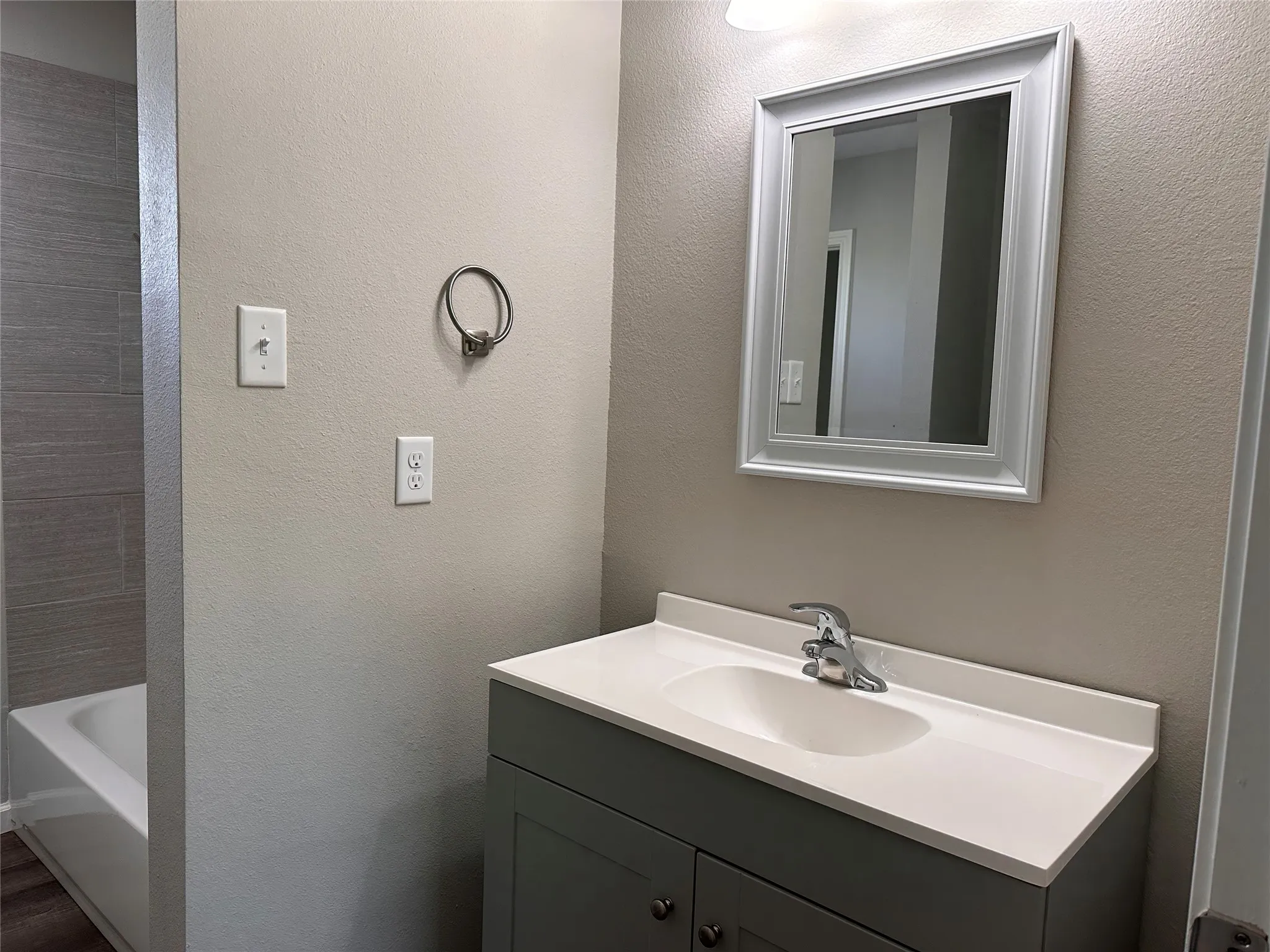 Apartment For Rent in Hopkins County , 11015 W Interstate Highway 30 5, Cumby, Texas 75433, 2 Bedroom, 1 Bathroom, Garage spaces, 2,616 Sqft, built in 1997, mls#21405542, Real Estate Agent in Cumby, Homes For Rent in Hopkins county, Homes For Rent in Cumby, Realtor in Cumby Texas, Real Estate Brokerage Independent Realty Texas, Luminita Cordes Realtor