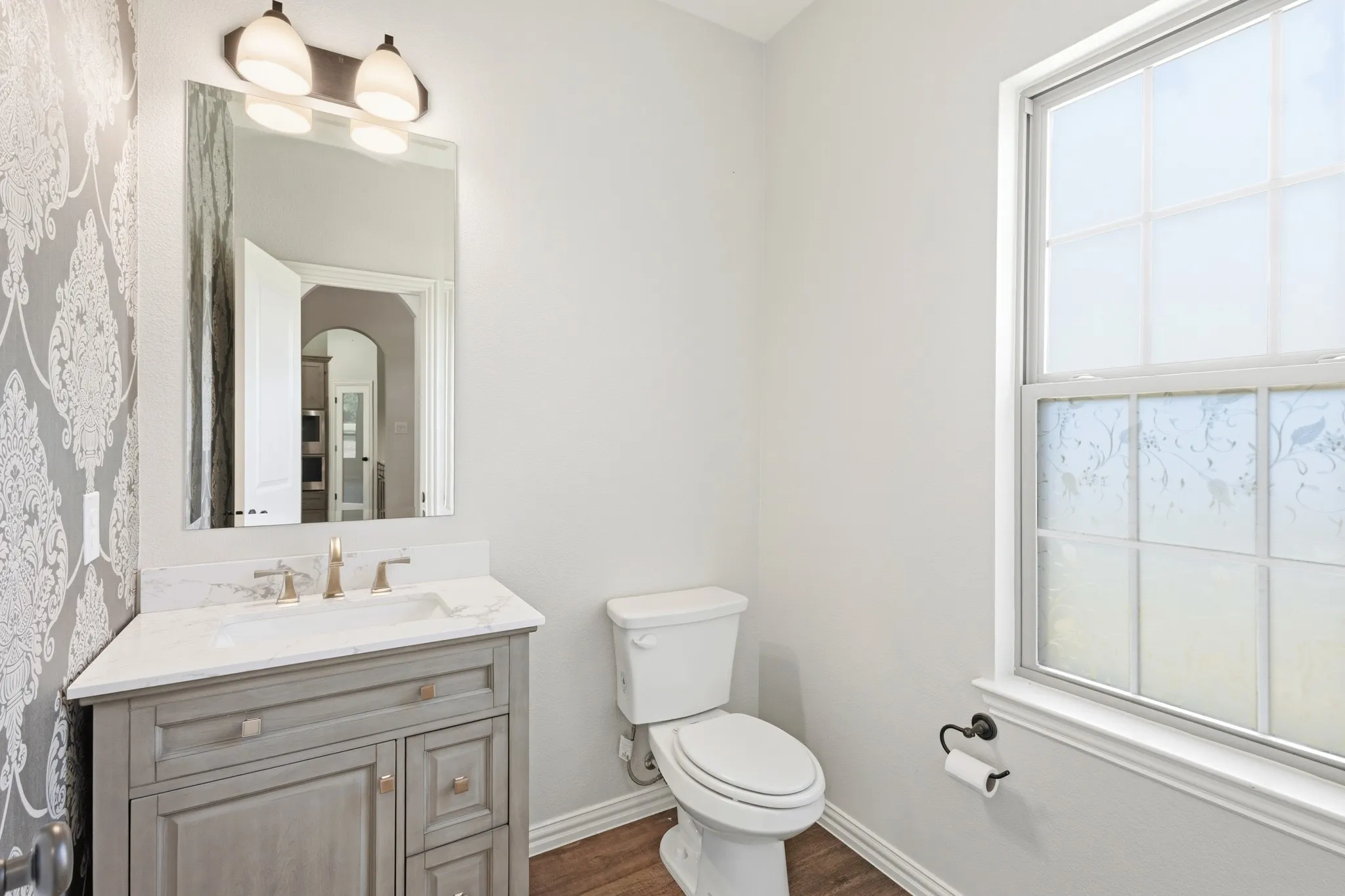 Single Family Residence For Sale in Ellis County , 410 Silo Court, Waxahachie, Texas 75167, 4 Bedroom, 3 Bathroom, 3 Garage spaces, 3,158 Sqft, built in 2022, mls#21405544, Real Estate Agent in Waxahachie, Homes For Sale in Ellis county, Homes For Sale in Waxahachie, Realtor in Waxahachie Texas, Real Estate Brokerage Independent Realty Texas, Luminita Cordes Realtor