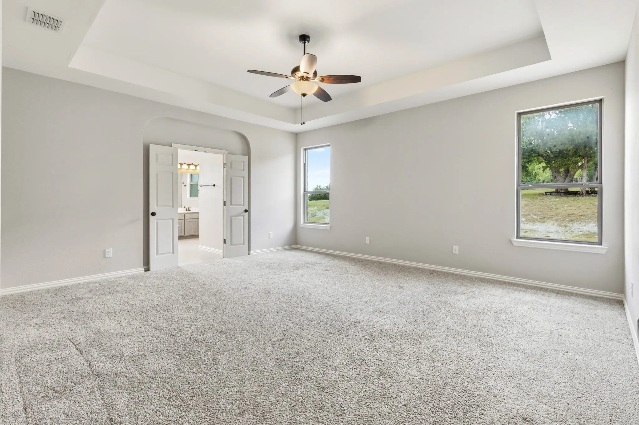 Single Family Residence For Sale in Ellis County , 410 Silo Court, Waxahachie, Texas 75167, 4 Bedroom, 3 Bathroom, 3 Garage spaces, 3,158 Sqft, built in 2022, mls#21405544, Real Estate Agent in Waxahachie, Homes For Sale in Ellis county, Homes For Sale in Waxahachie, Realtor in Waxahachie Texas, Real Estate Brokerage Independent Realty Texas, Luminita Cordes Realtor