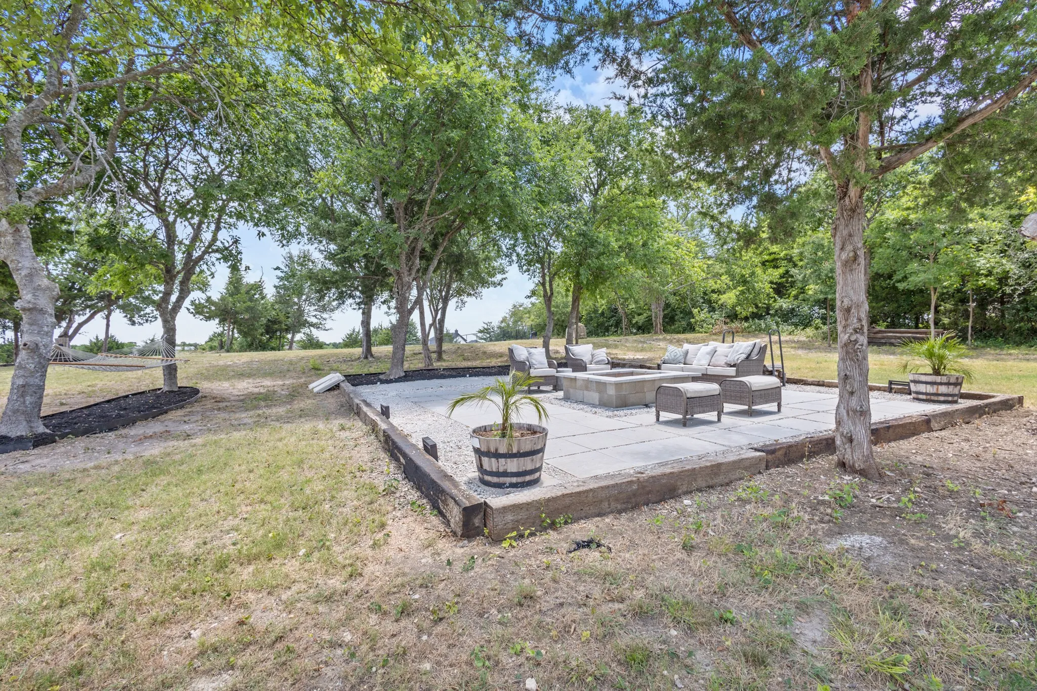 Single Family Residence For Sale in Ellis County , 410 Silo Court, Waxahachie, Texas 75167, 4 Bedroom, 3 Bathroom, 3 Garage spaces, 3,158 Sqft, built in 2022, mls#21405544, Real Estate Agent in Waxahachie, Homes For Sale in Ellis county, Homes For Sale in Waxahachie, Realtor in Waxahachie Texas, Real Estate Brokerage Independent Realty Texas, Luminita Cordes Realtor
